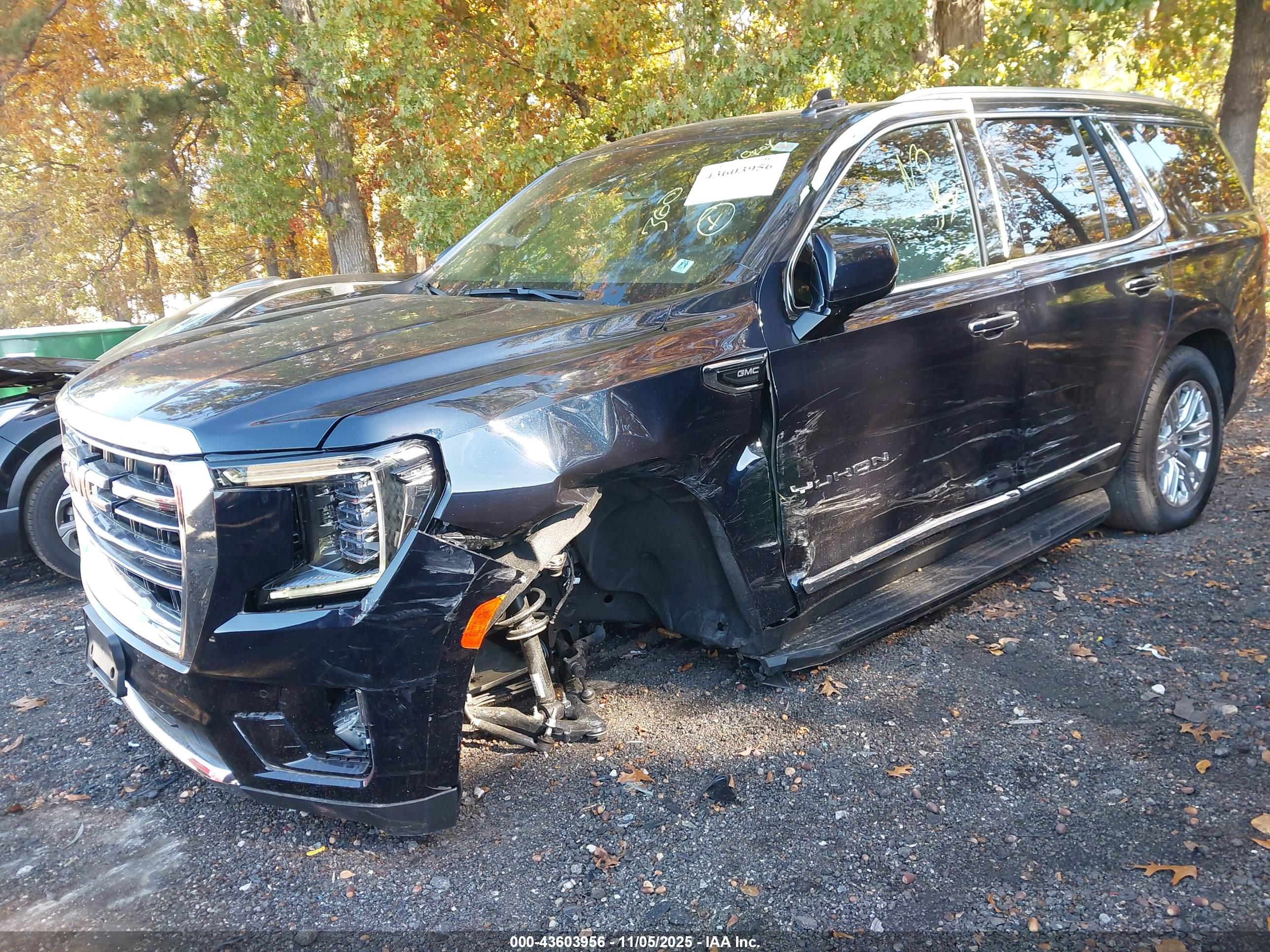 GMC YUKON image 6