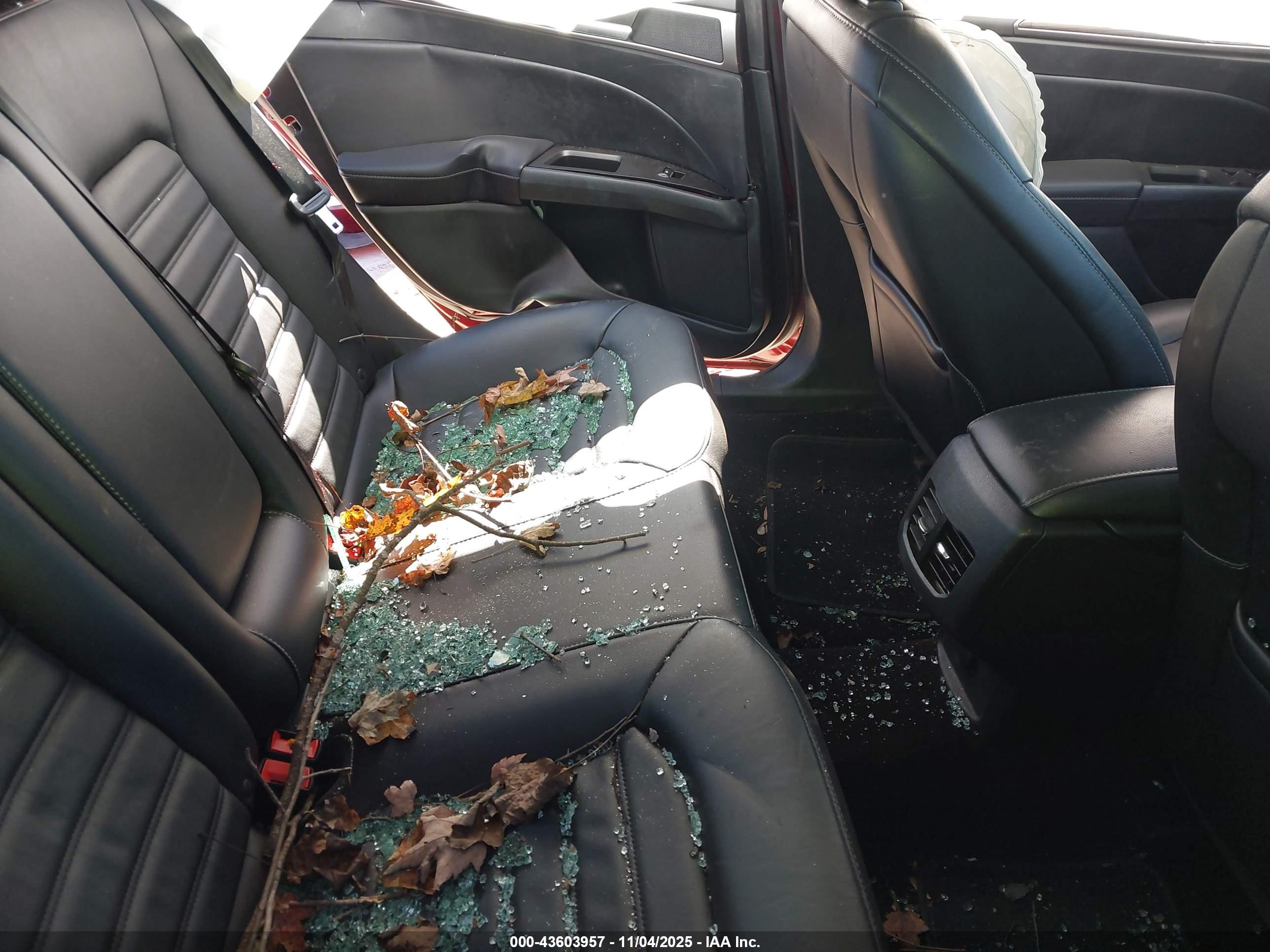 FORD FUSION image 8