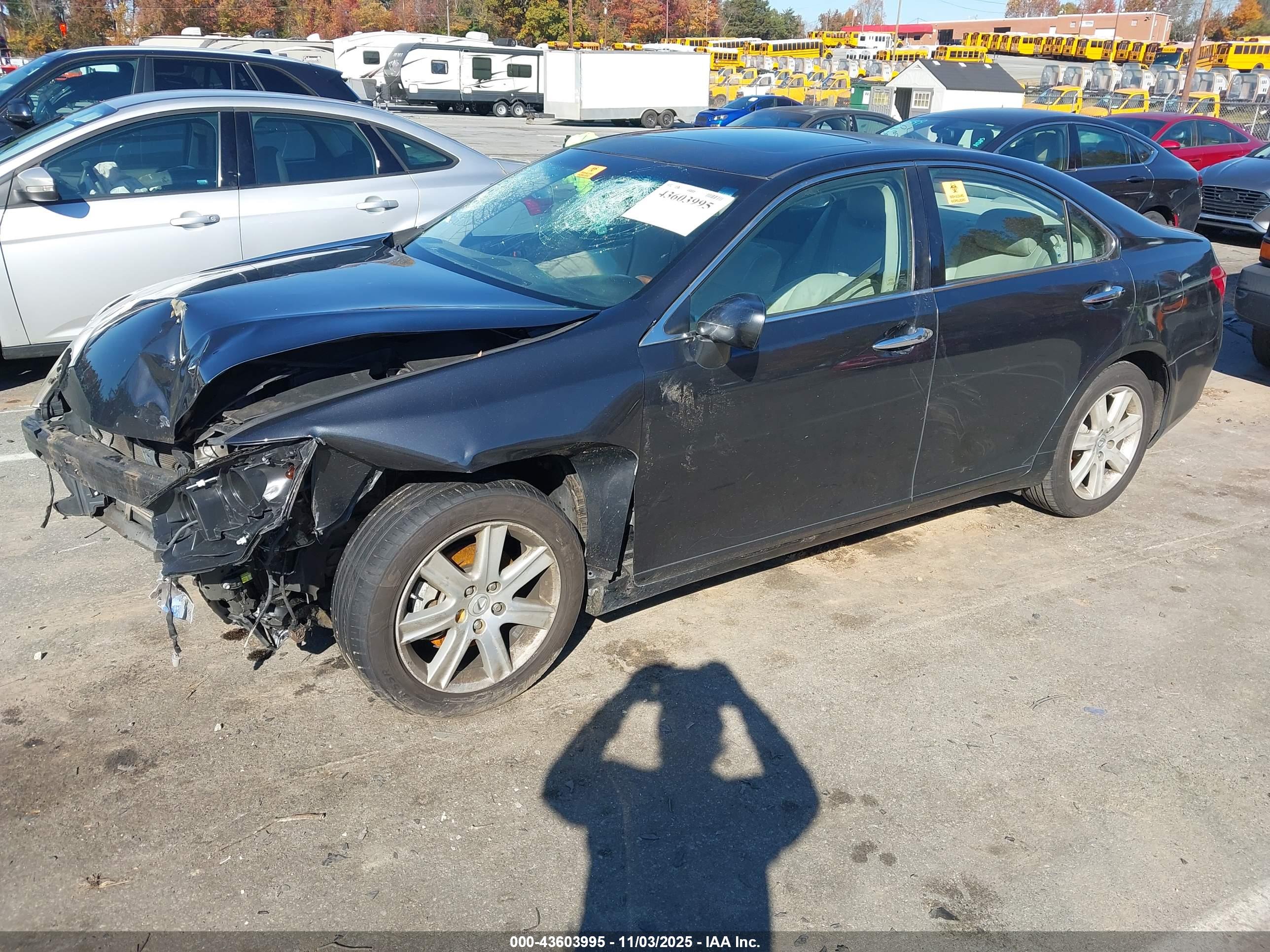 LEXUS ES image 2