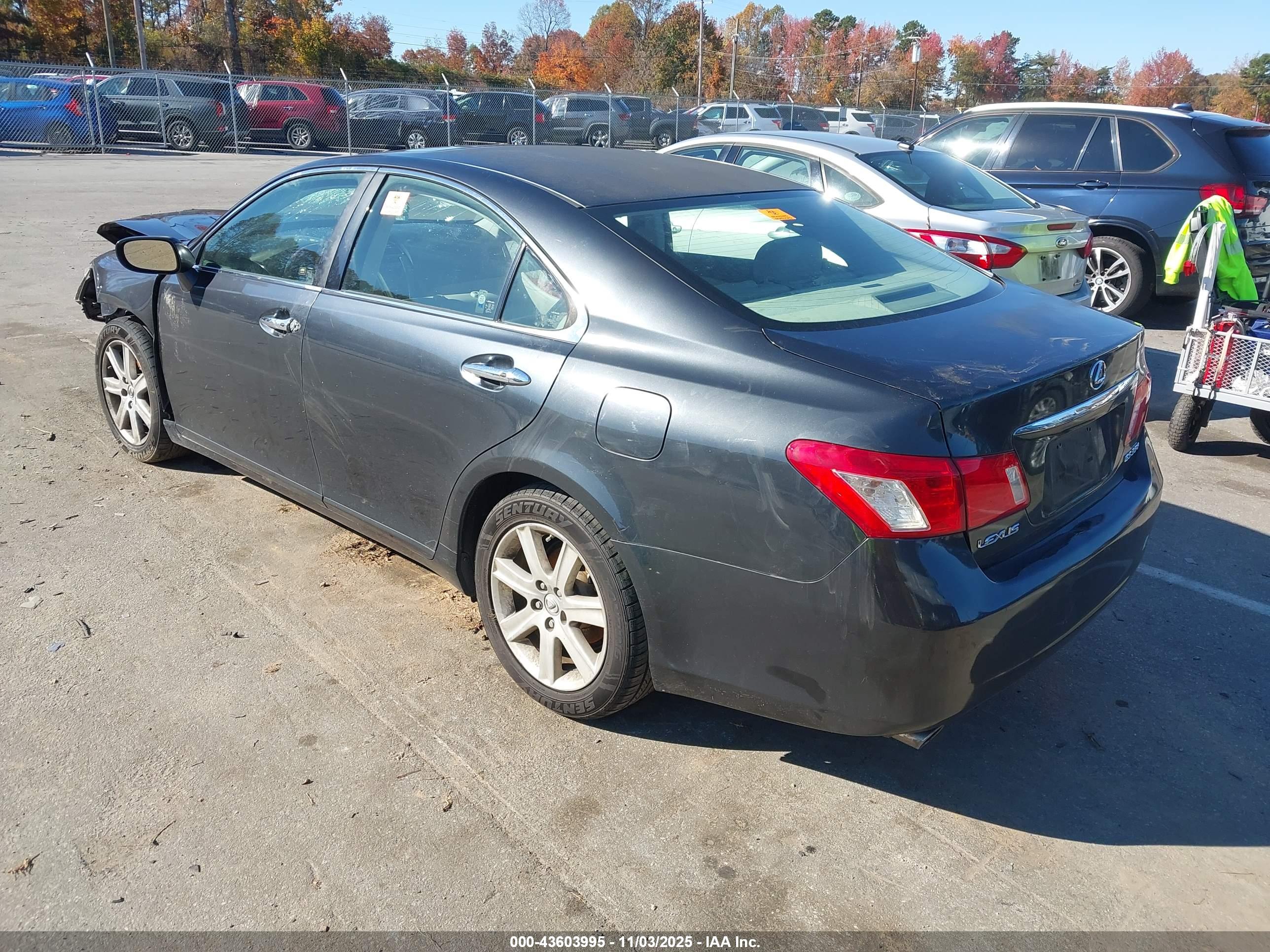 LEXUS ES image 3