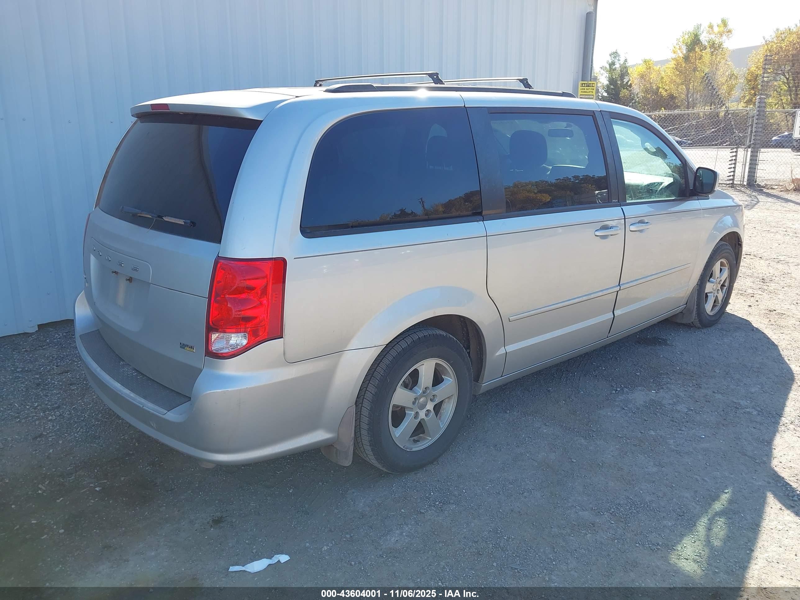 DODGE GRAND image 4