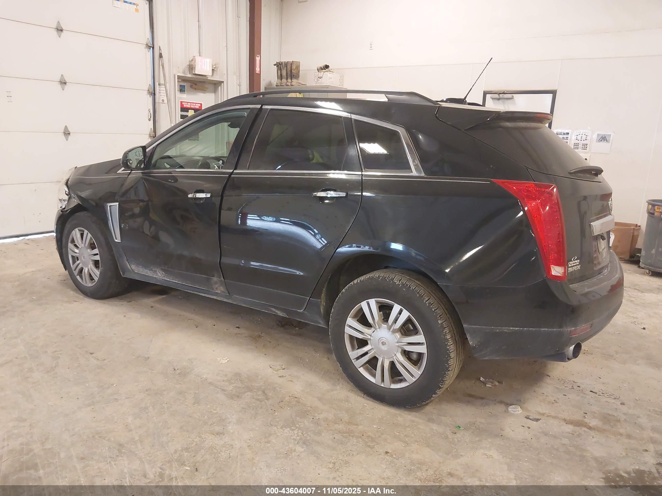 CADILLAC SRX image 3