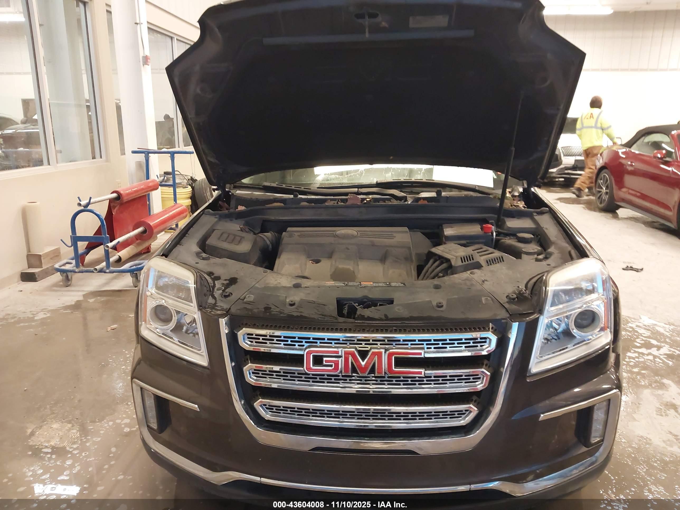 GMC TERRAIN image 10
