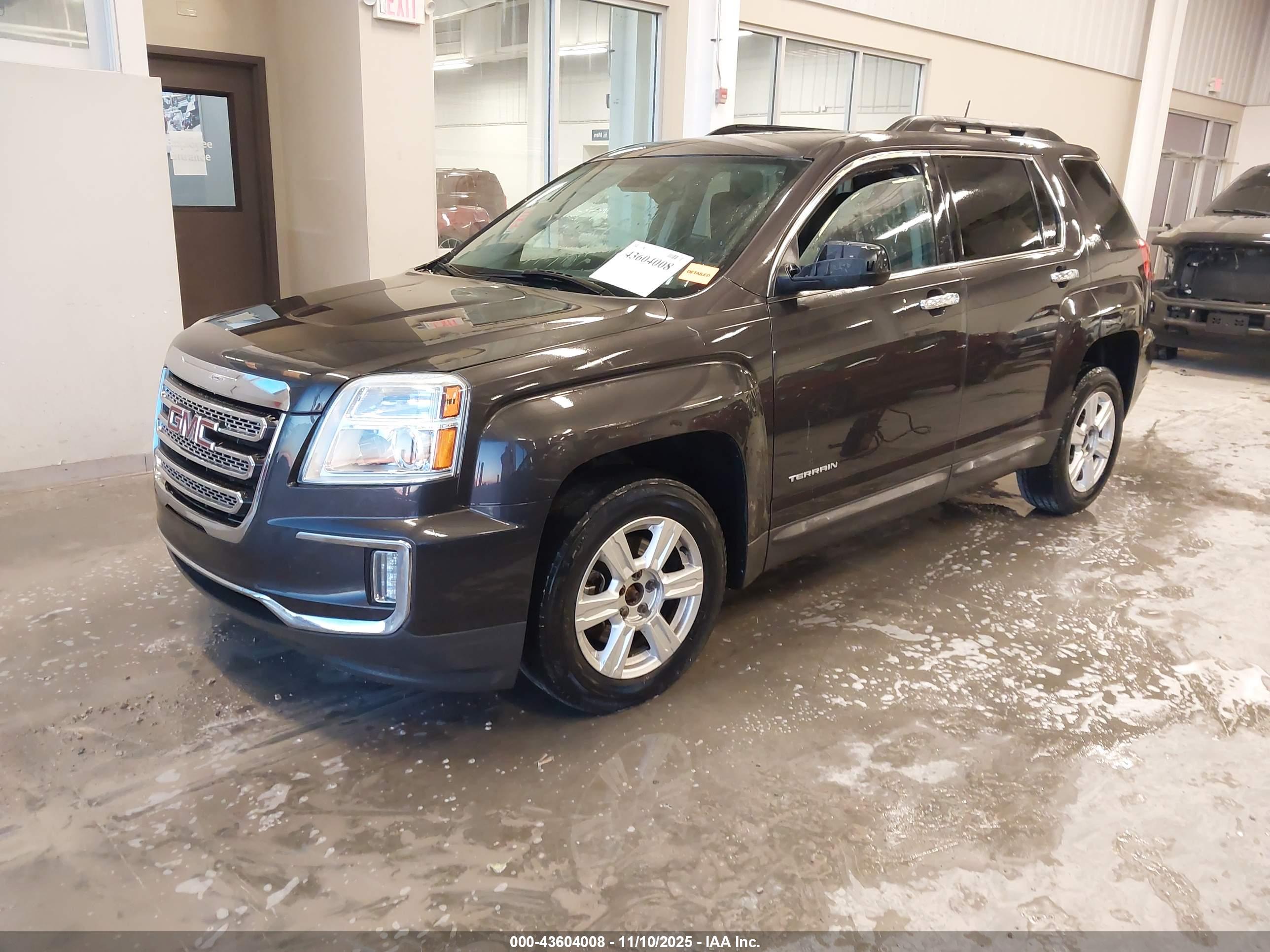 GMC TERRAIN image 2