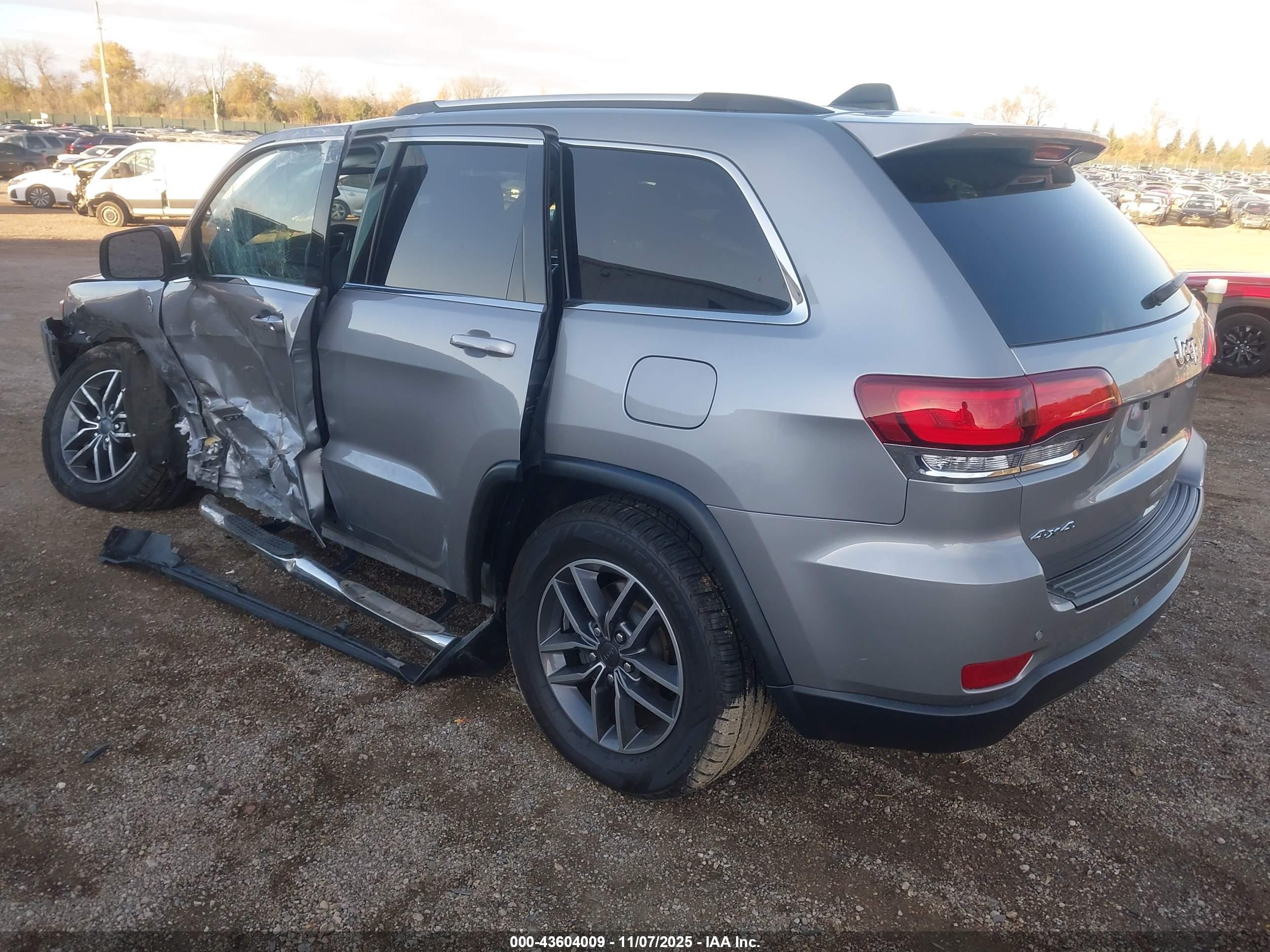 JEEP GRAND image 3