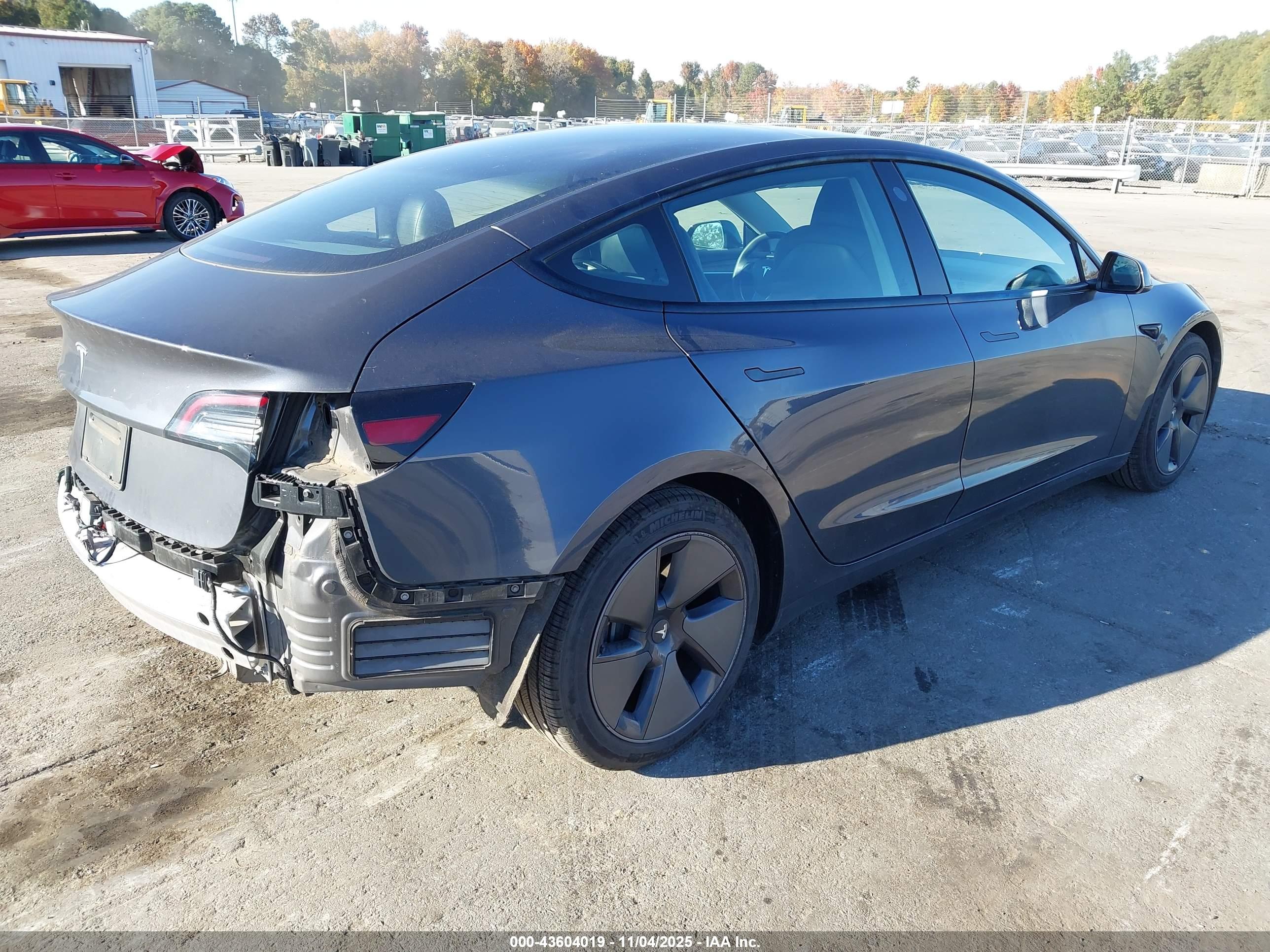TESLA MODEL image 4