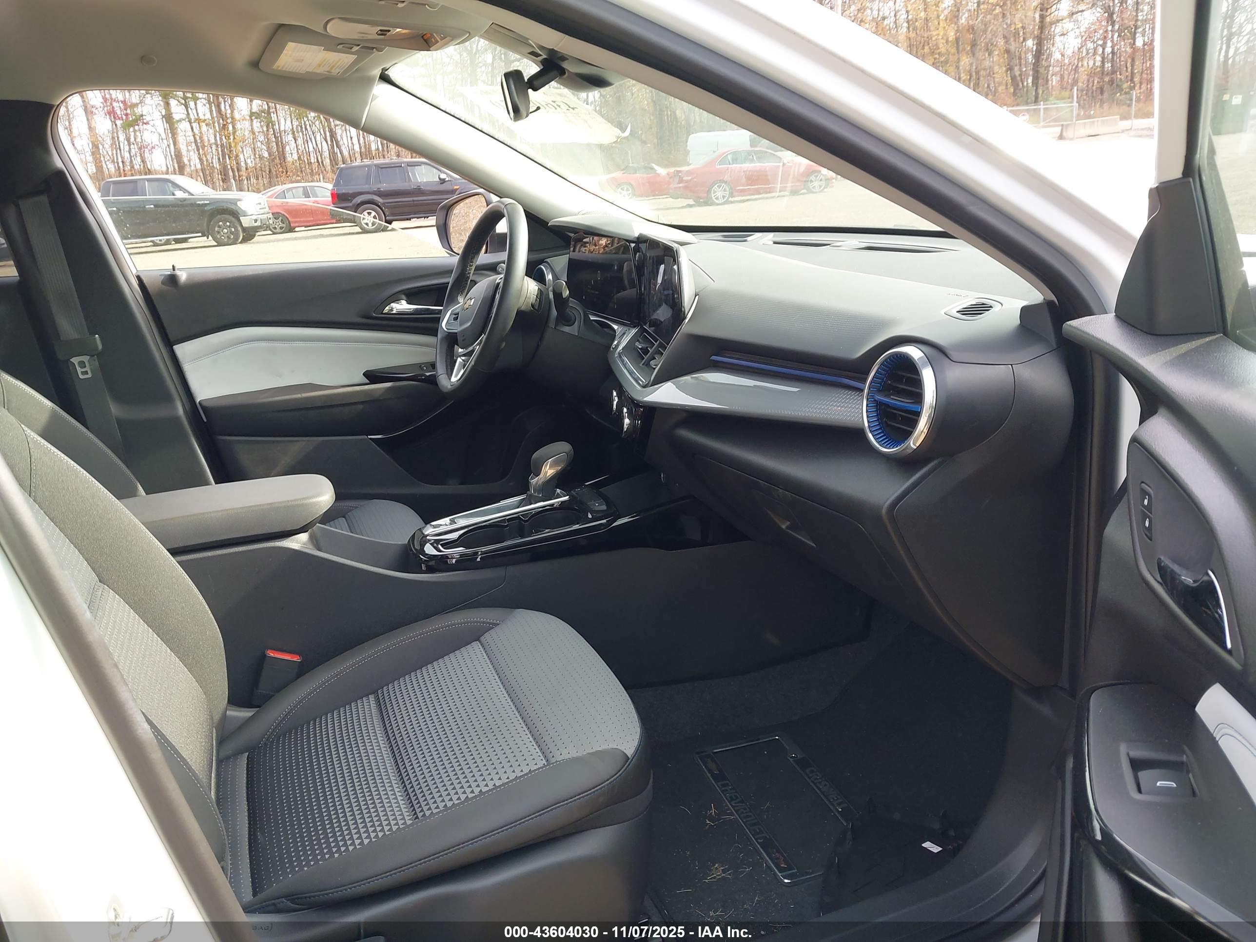 CHEVROLET TRAX image 5