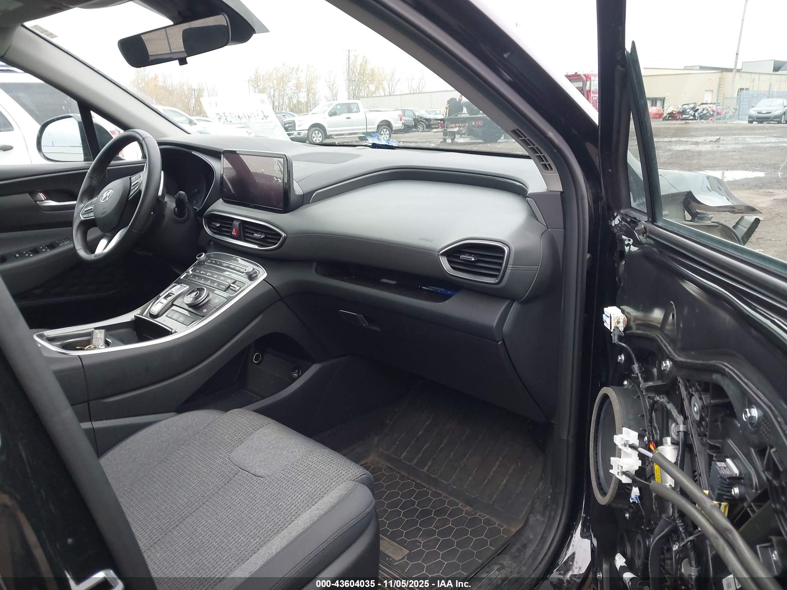 HYUNDAI SANTA image 5