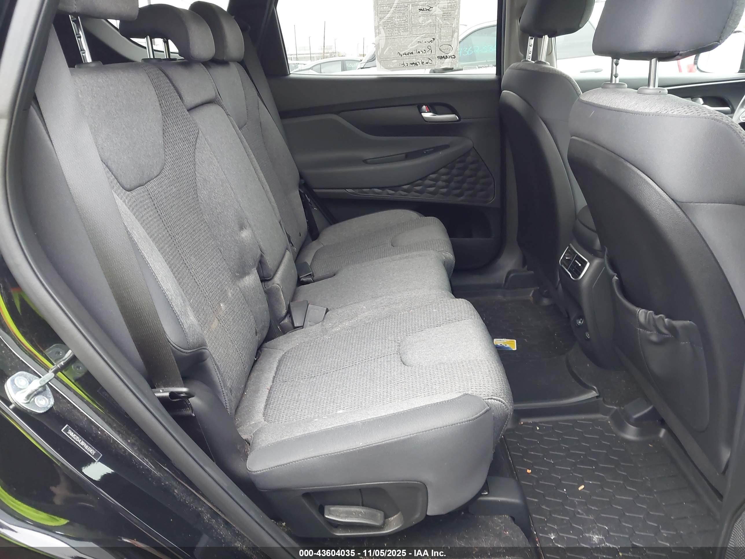 HYUNDAI SANTA image 8