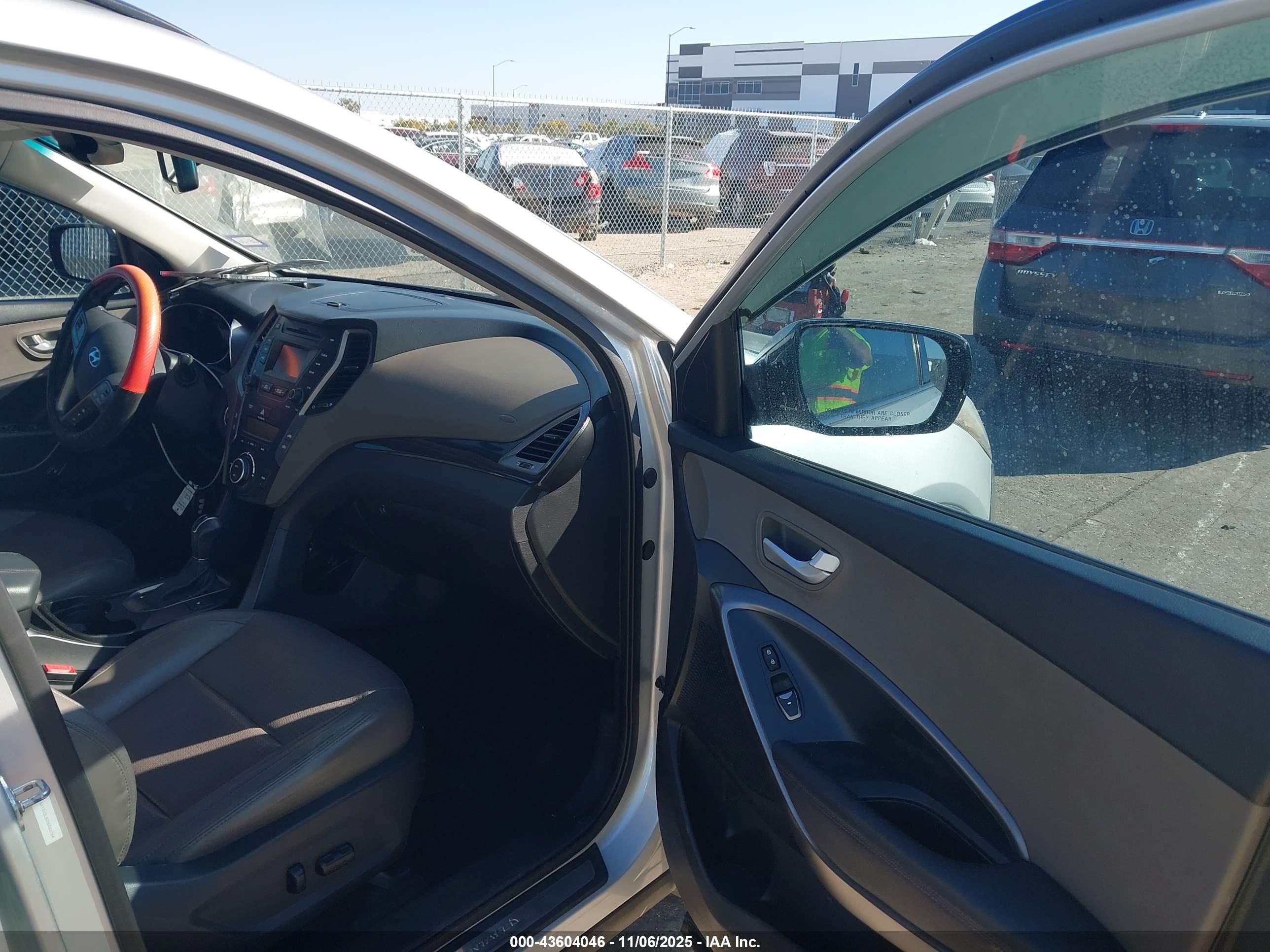 HYUNDAI SANTA image 5