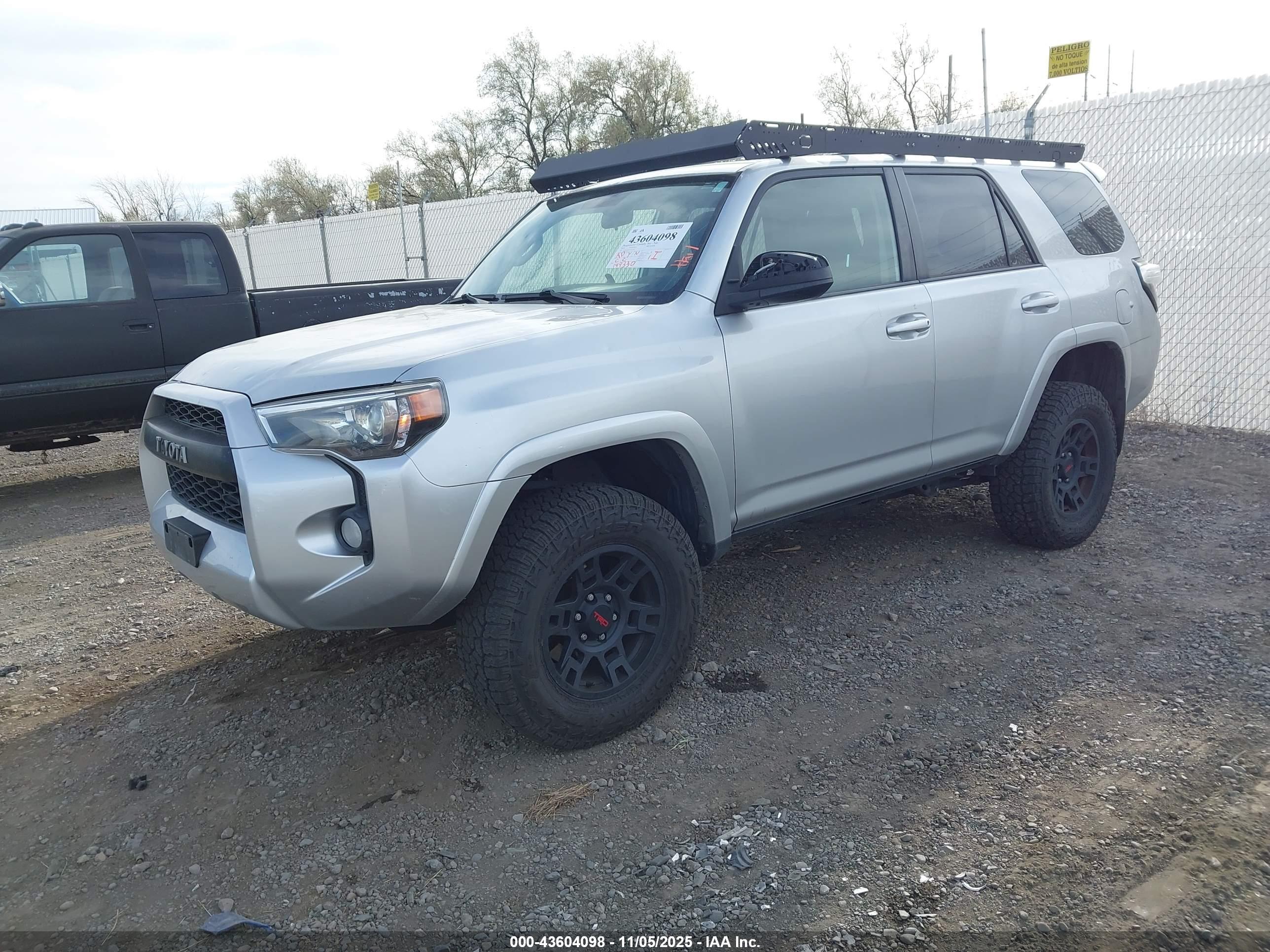 TOYOTA 4RUNNER image 2