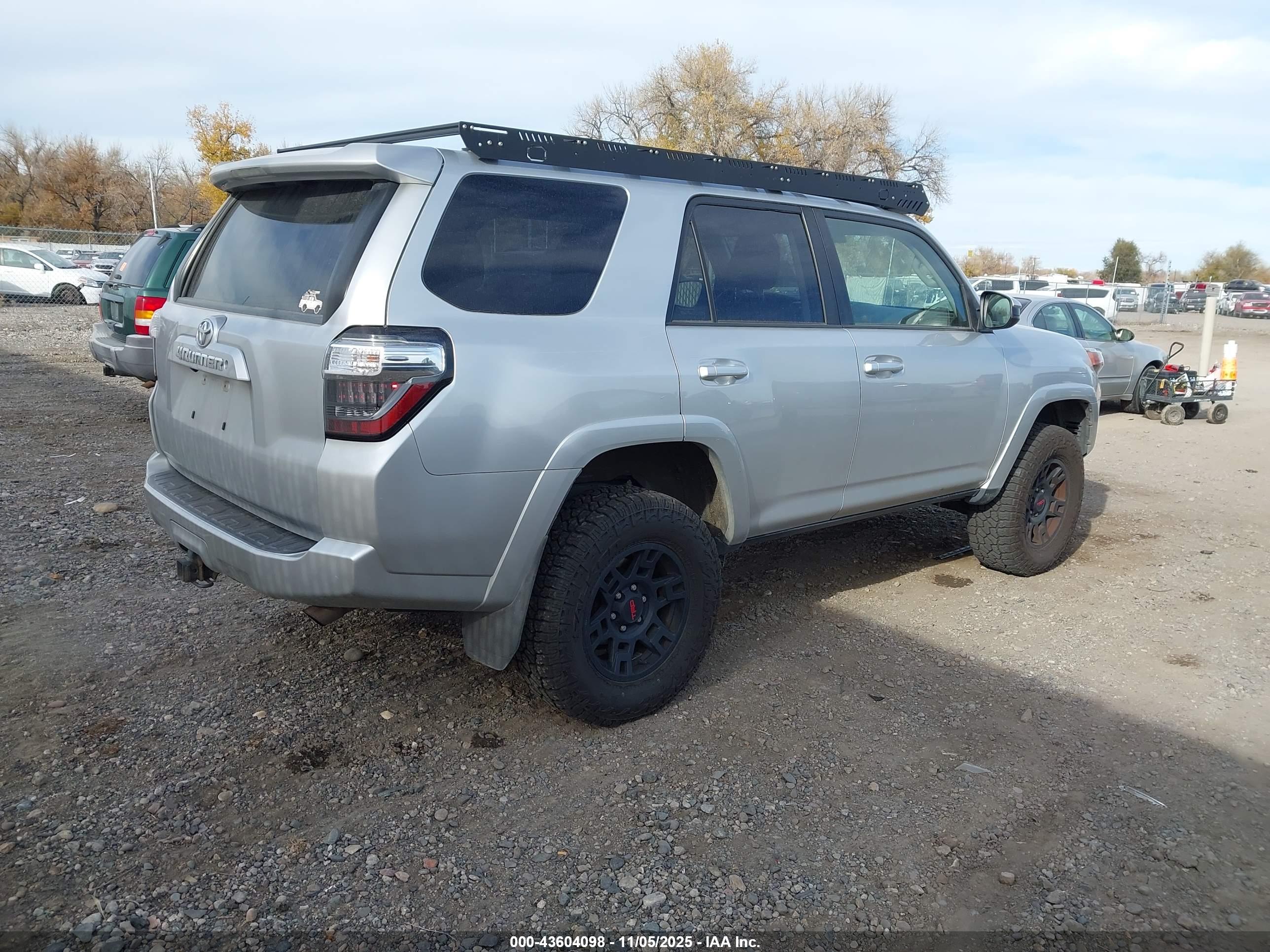 TOYOTA 4RUNNER image 4