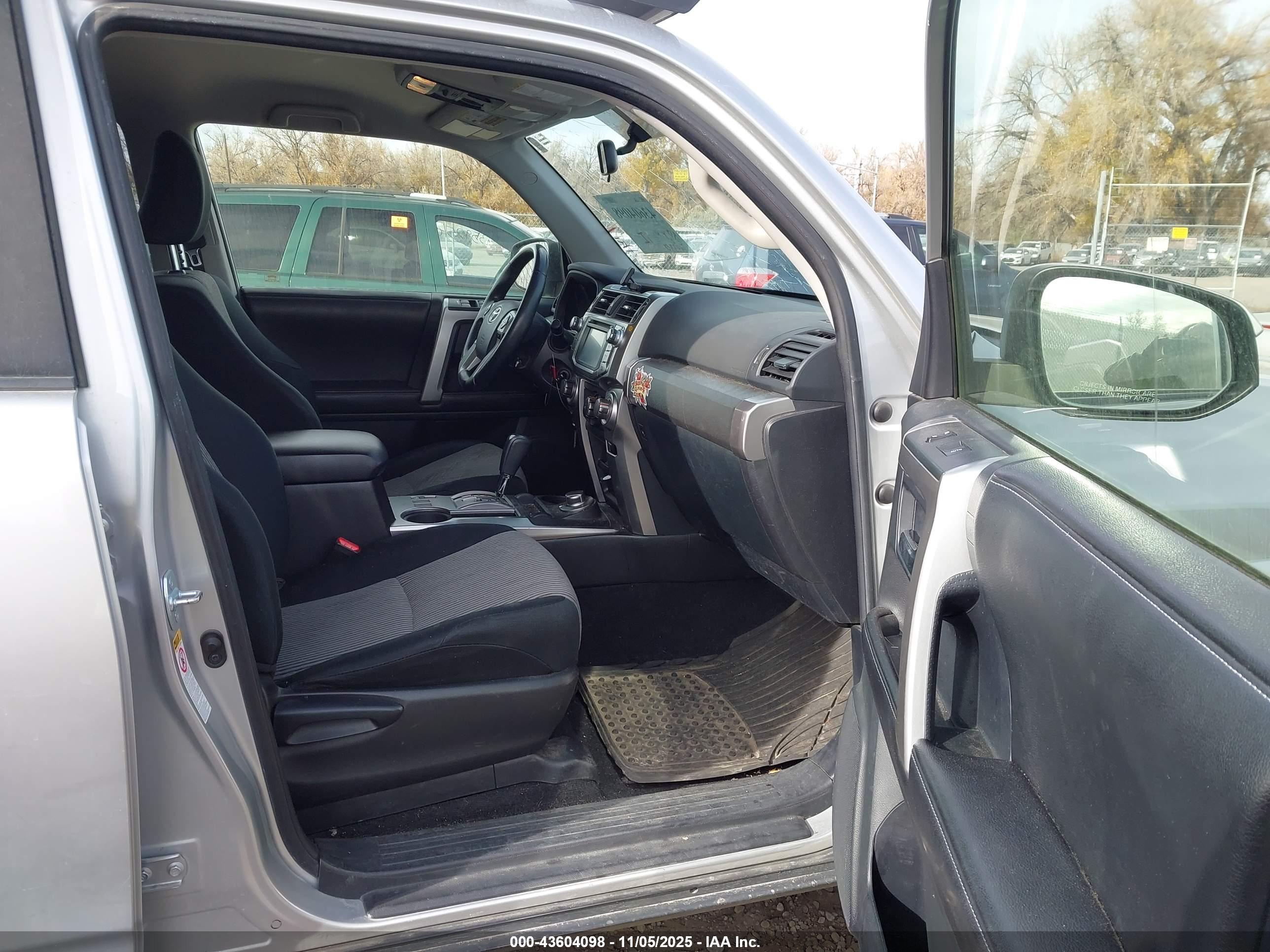 TOYOTA 4RUNNER image 5
