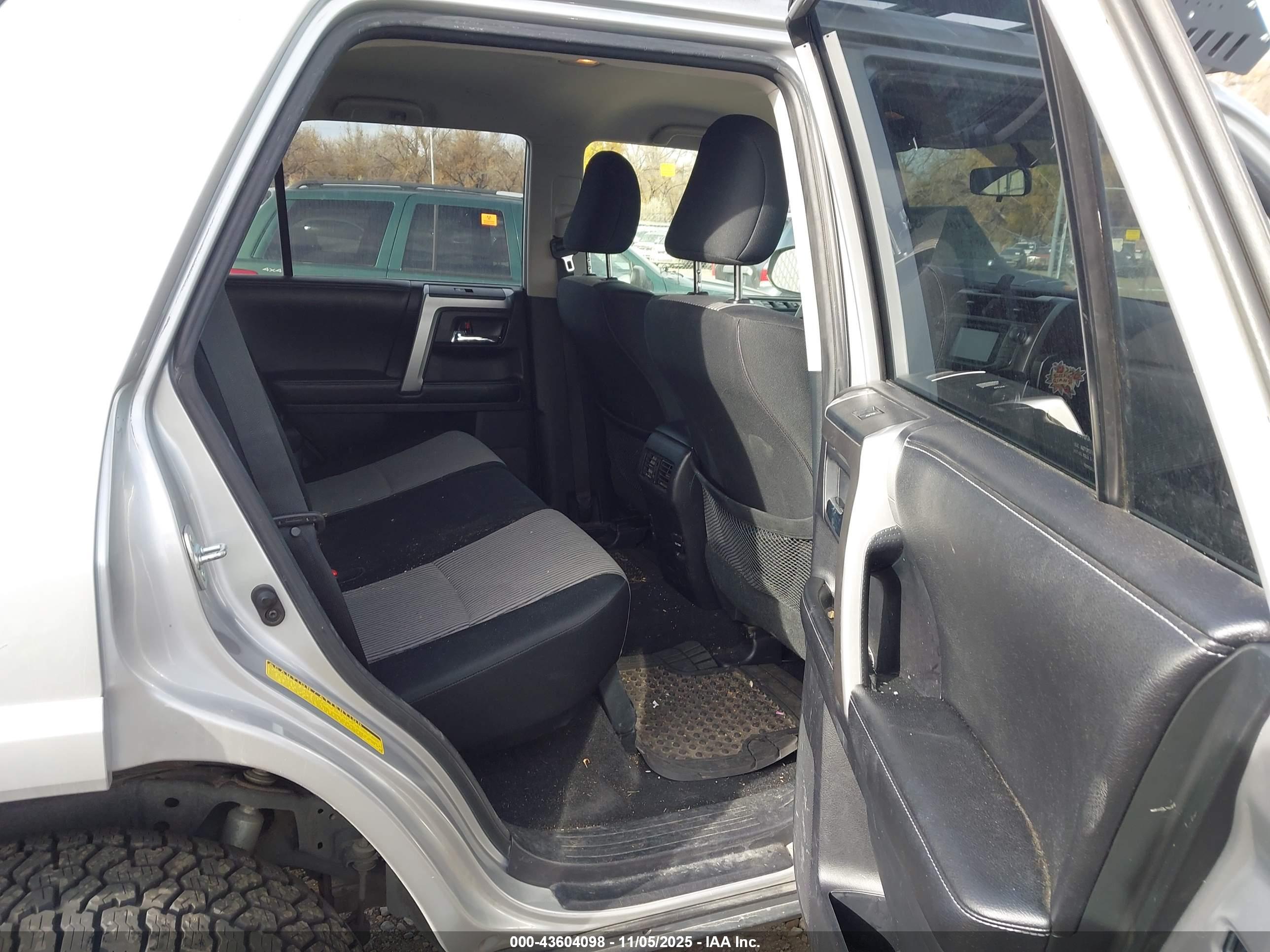 TOYOTA 4RUNNER image 8