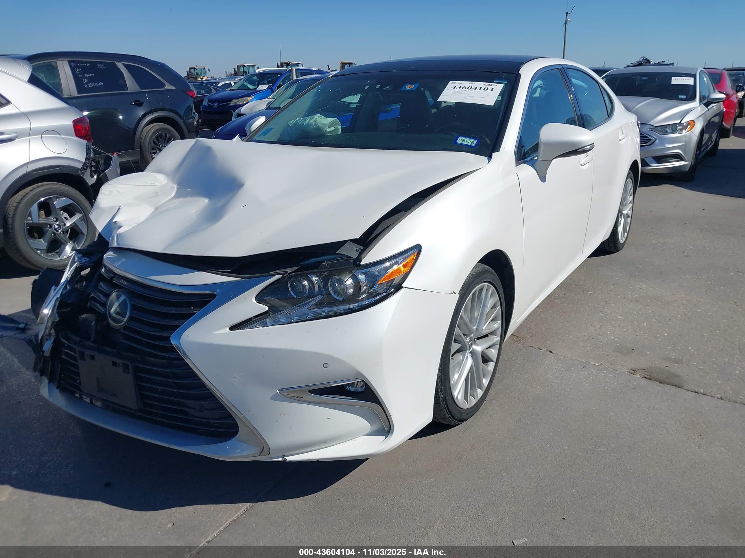 LEXUS ES image 2
