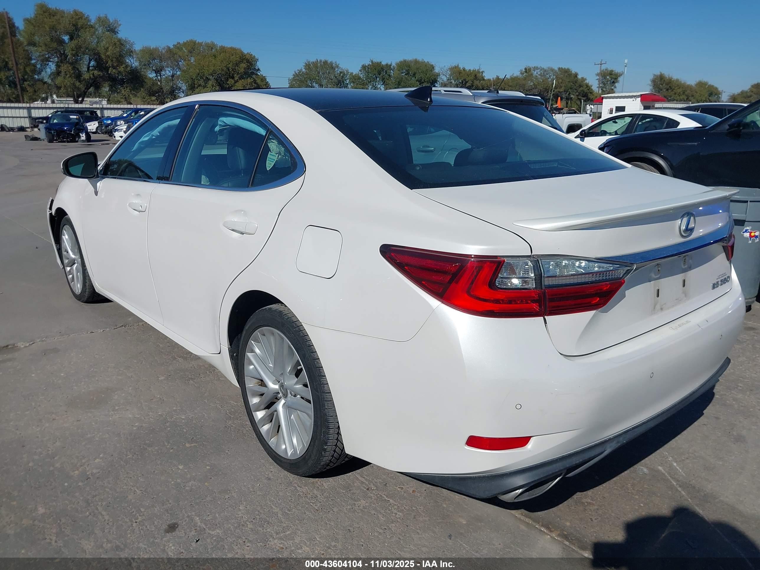 LEXUS ES image 3