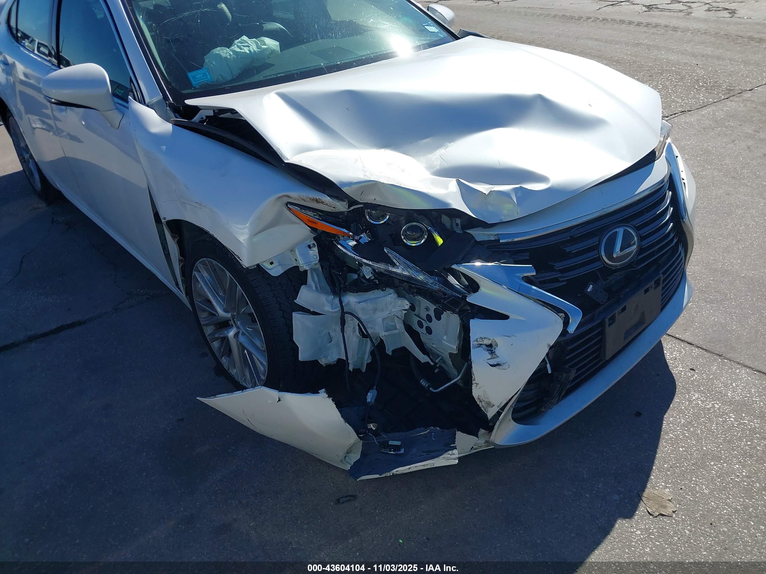 LEXUS ES image 6