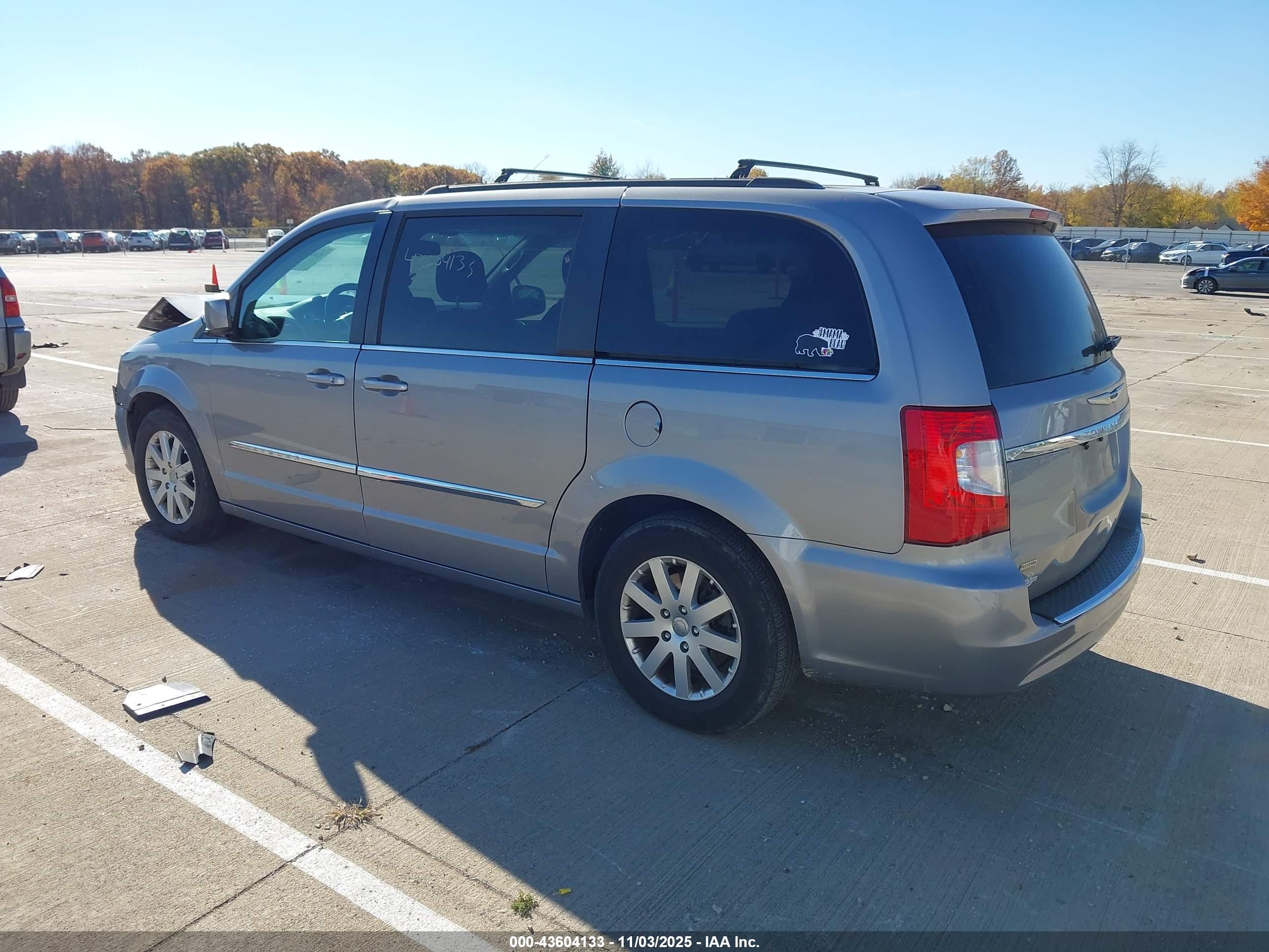CHRYSLER TOWN image 3