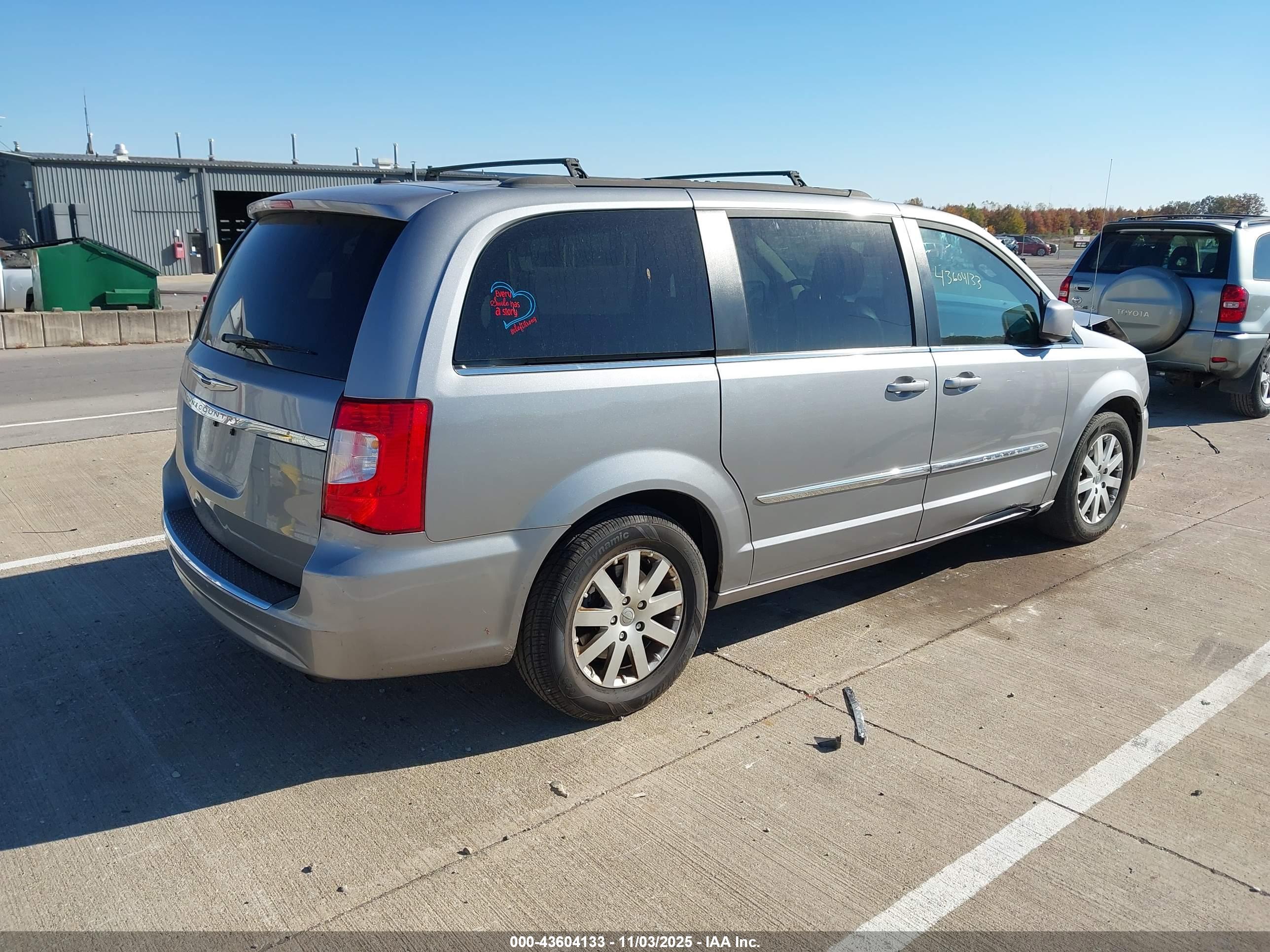 CHRYSLER TOWN image 4