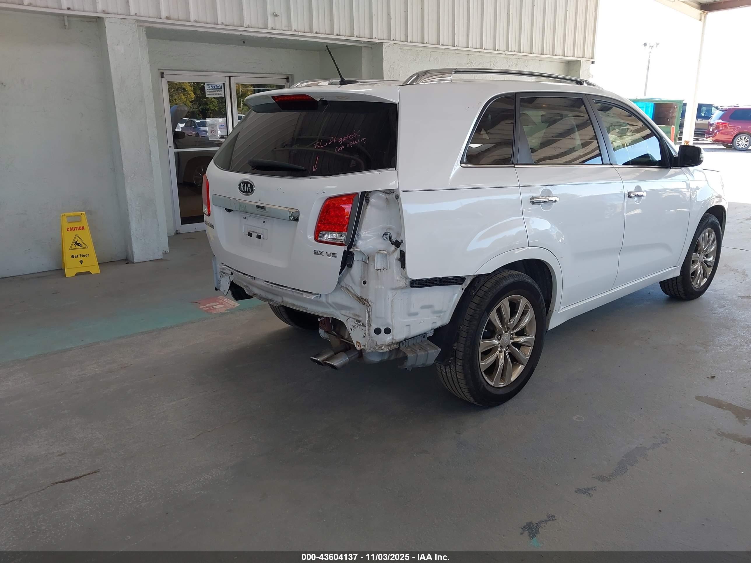 KIA SORENTO image 4