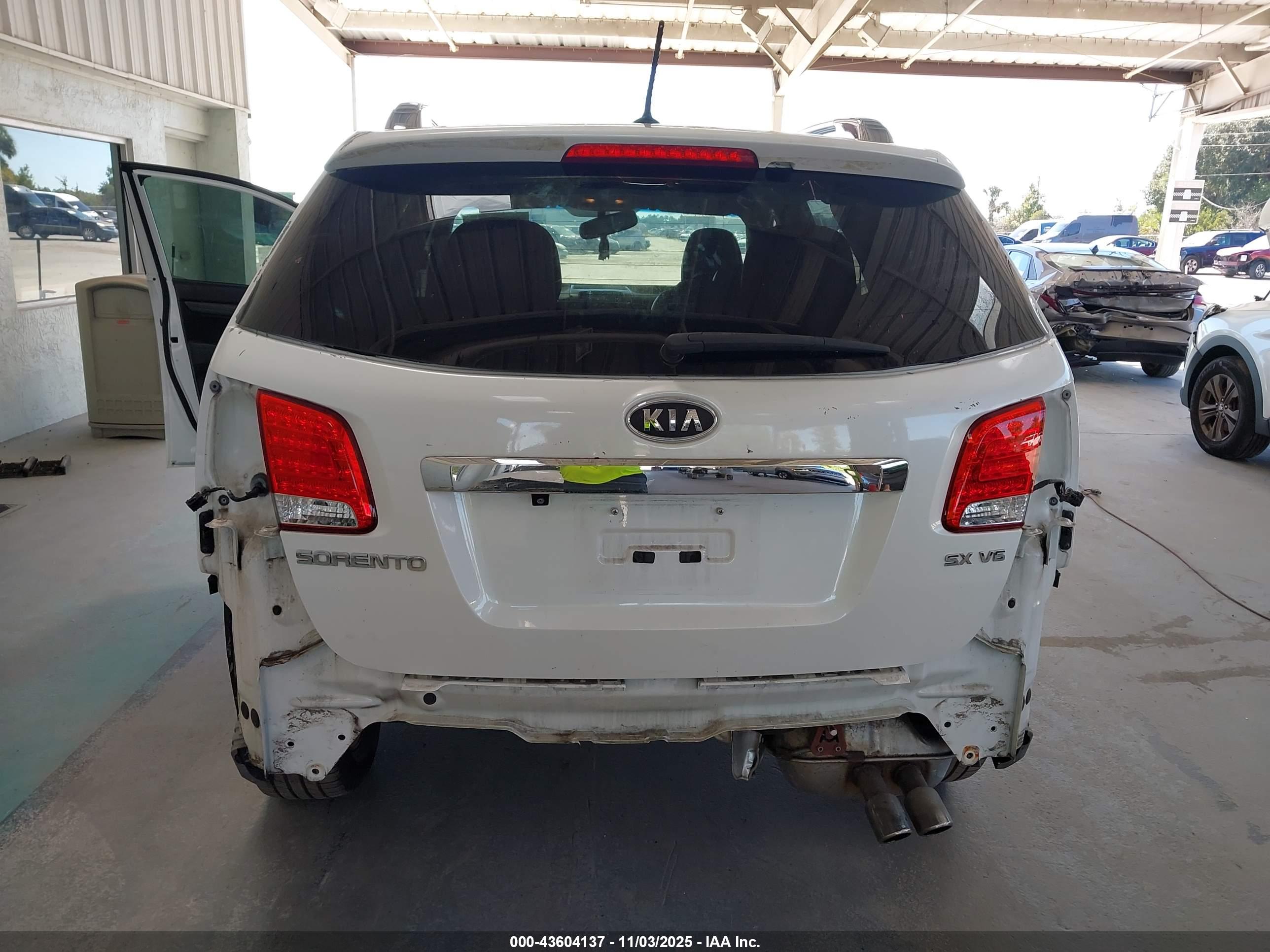 KIA SORENTO image 6