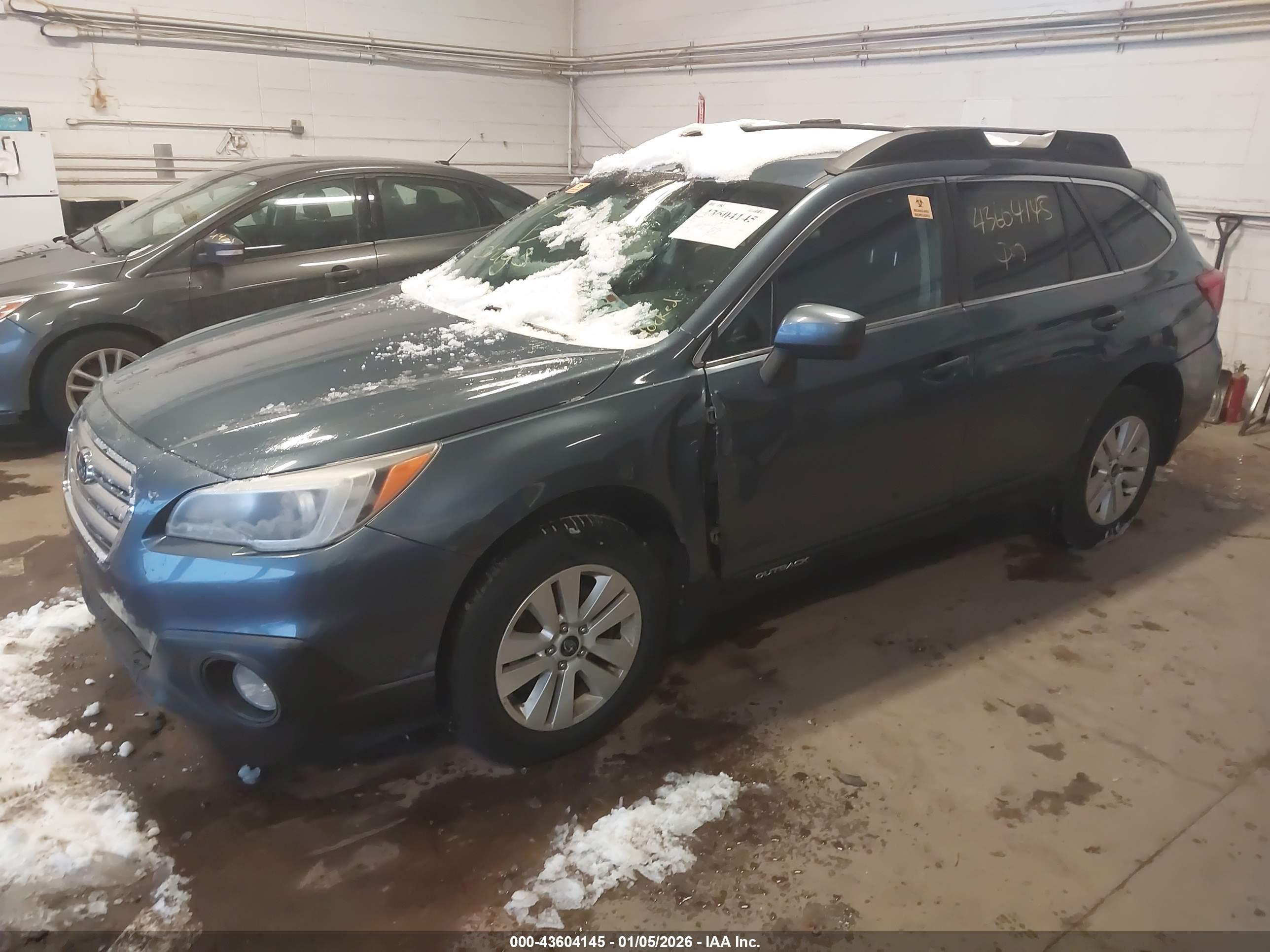 SUBARU OUTBACK image 2