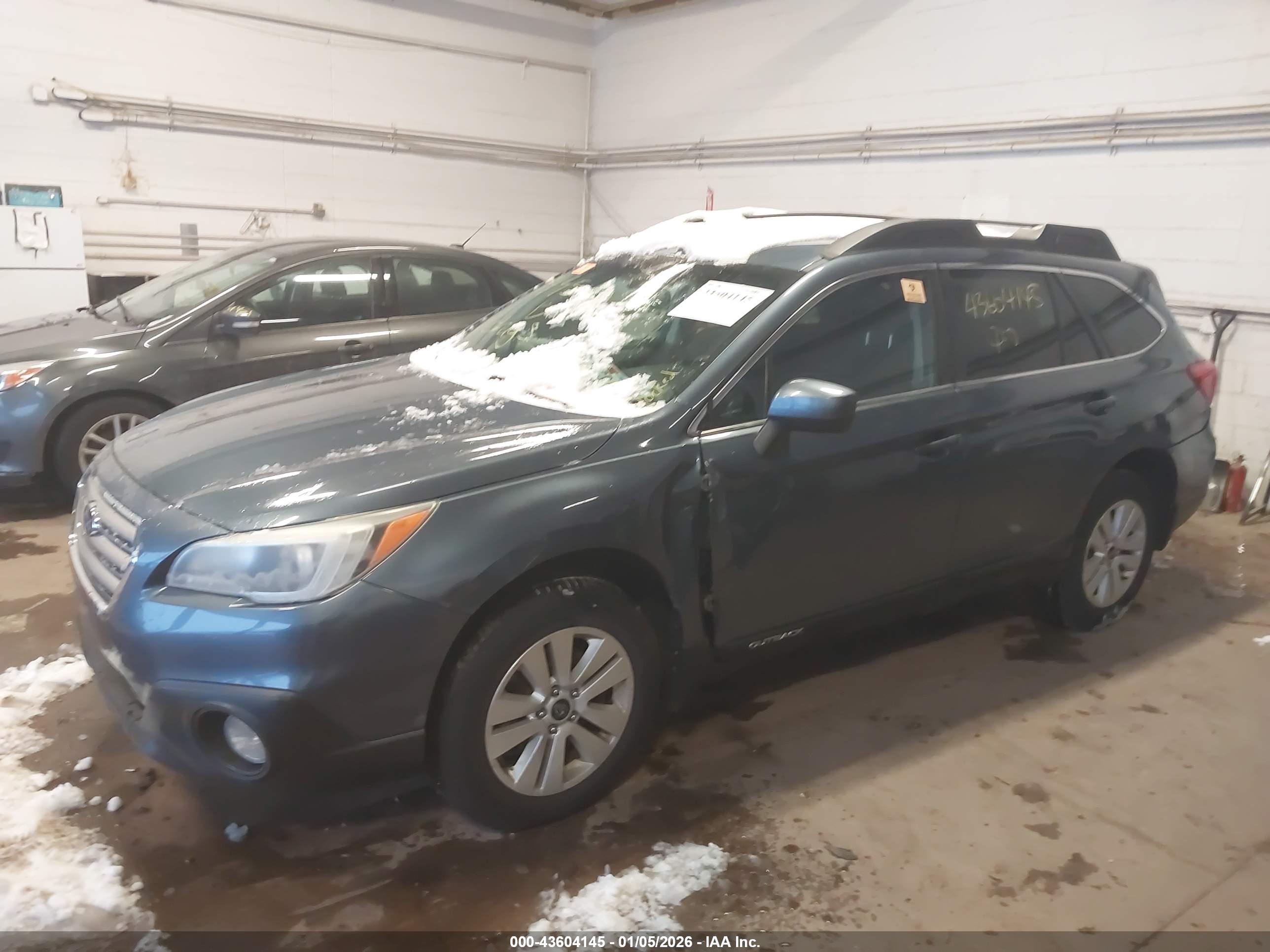 SUBARU OUTBACK image 6