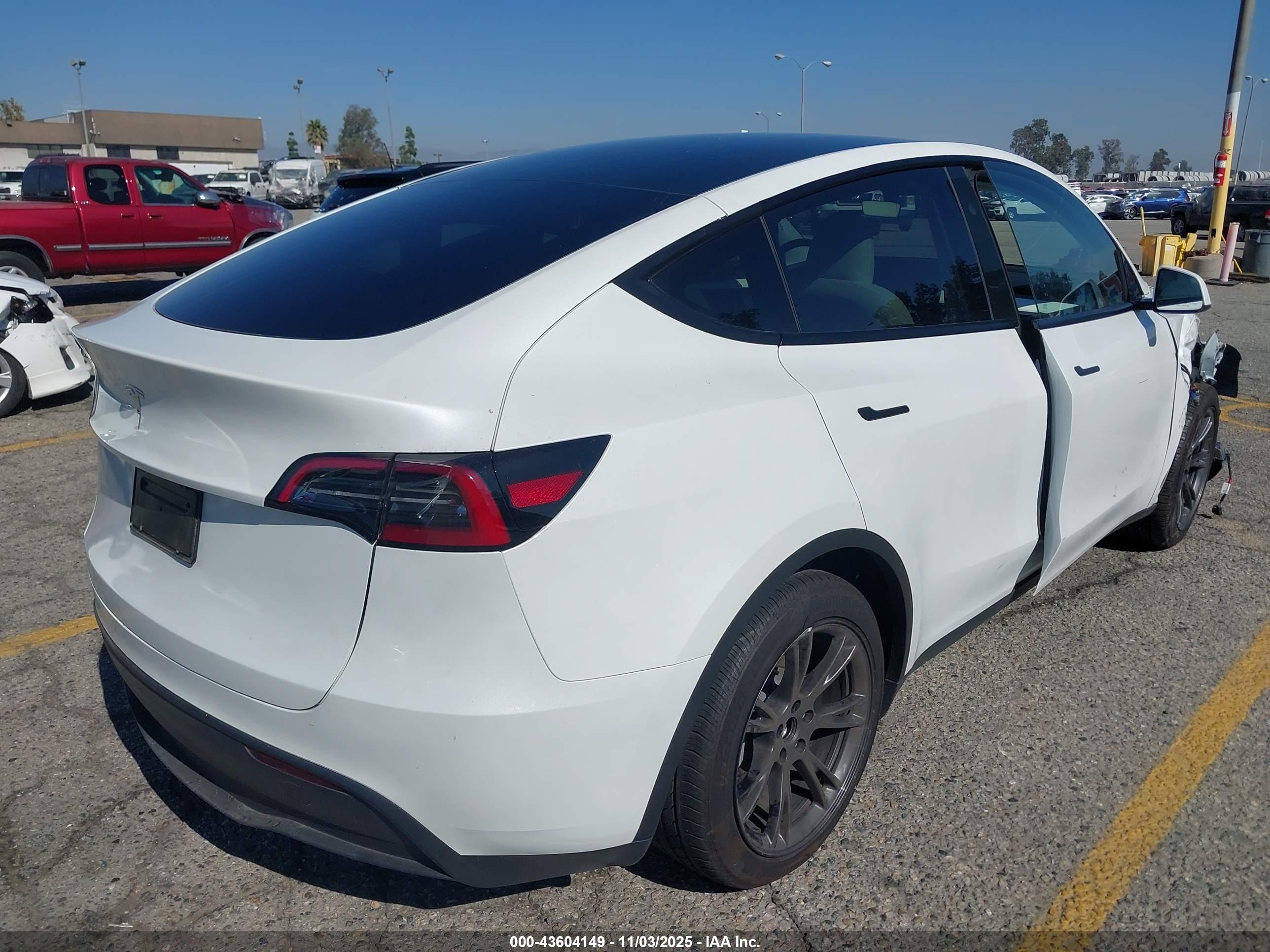 TESLA MODEL image 4