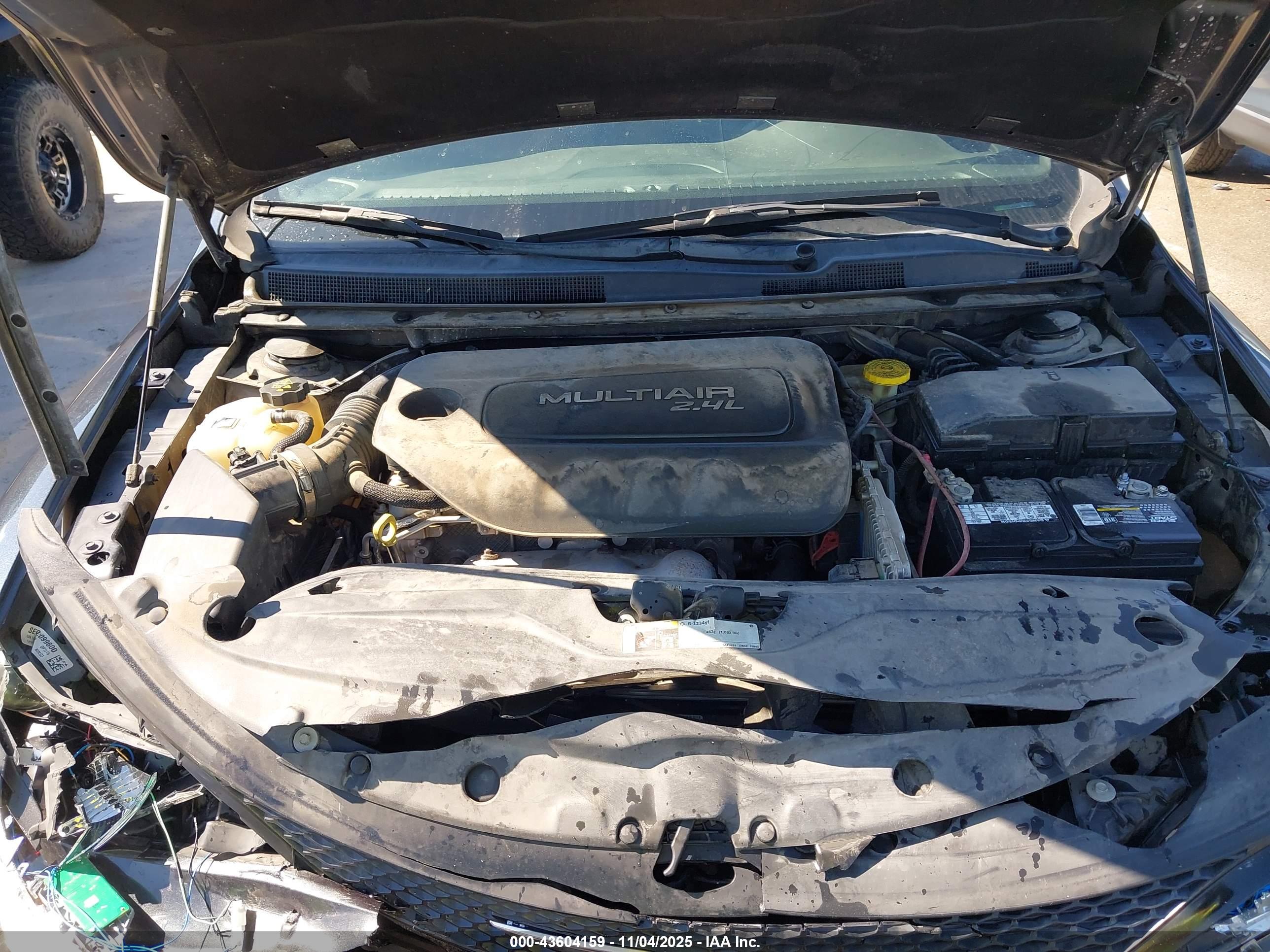 CHRYSLER 200 image 10