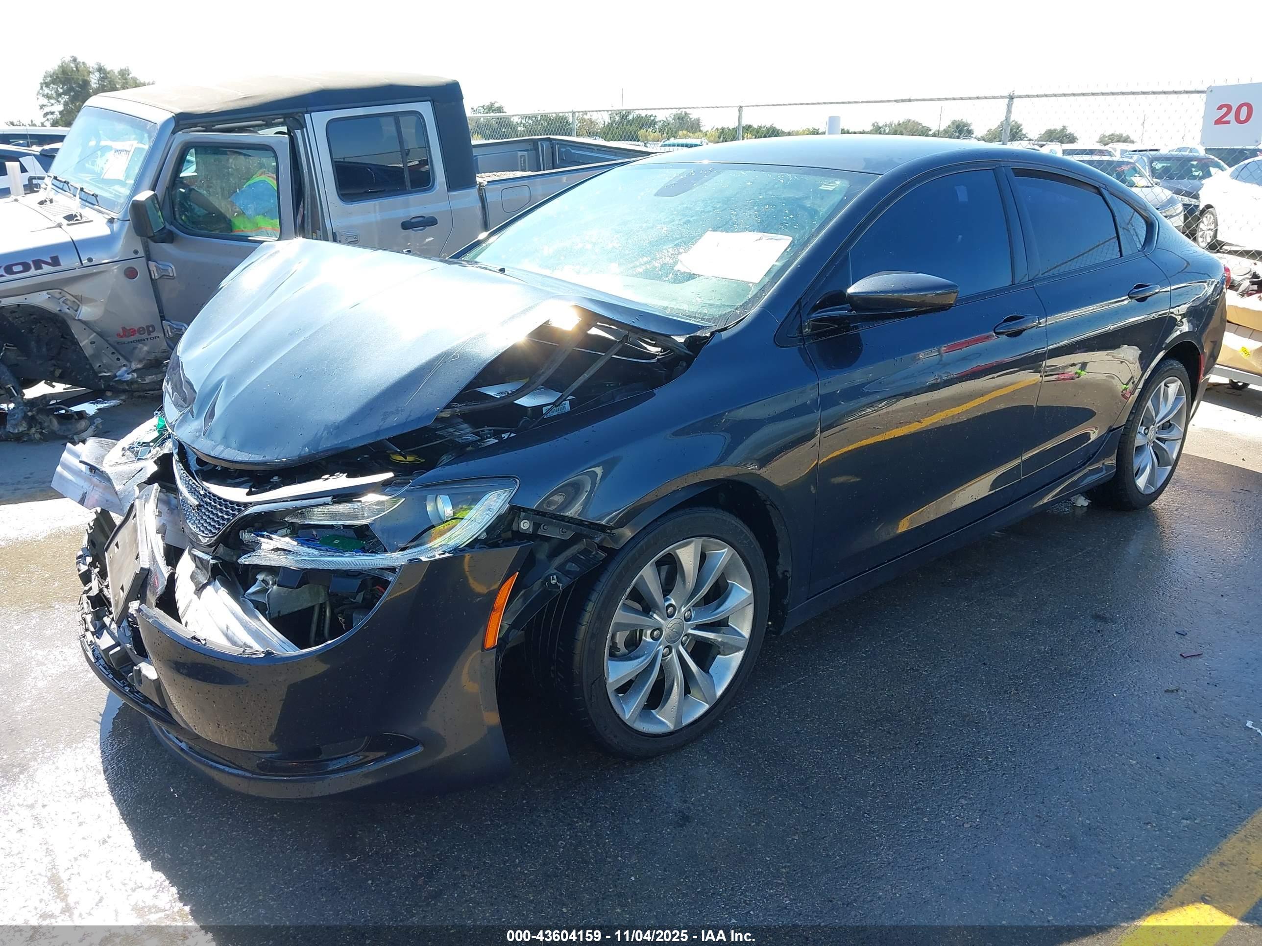 CHRYSLER 200 image 2