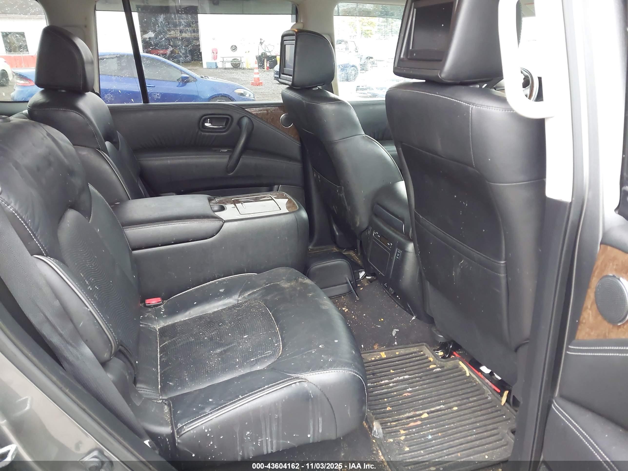 INFINITI QX80 image 8