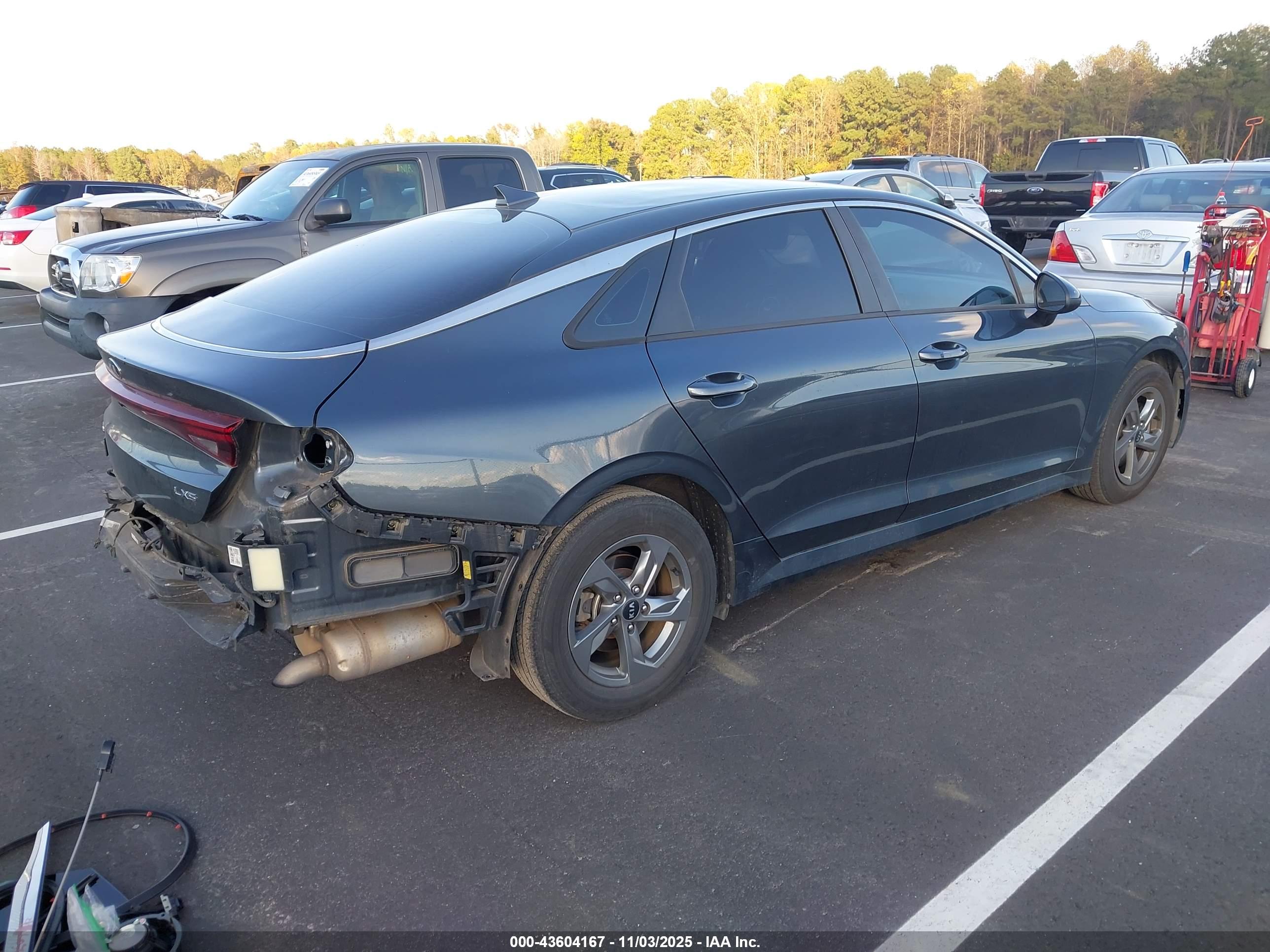 KIA K5 image 4