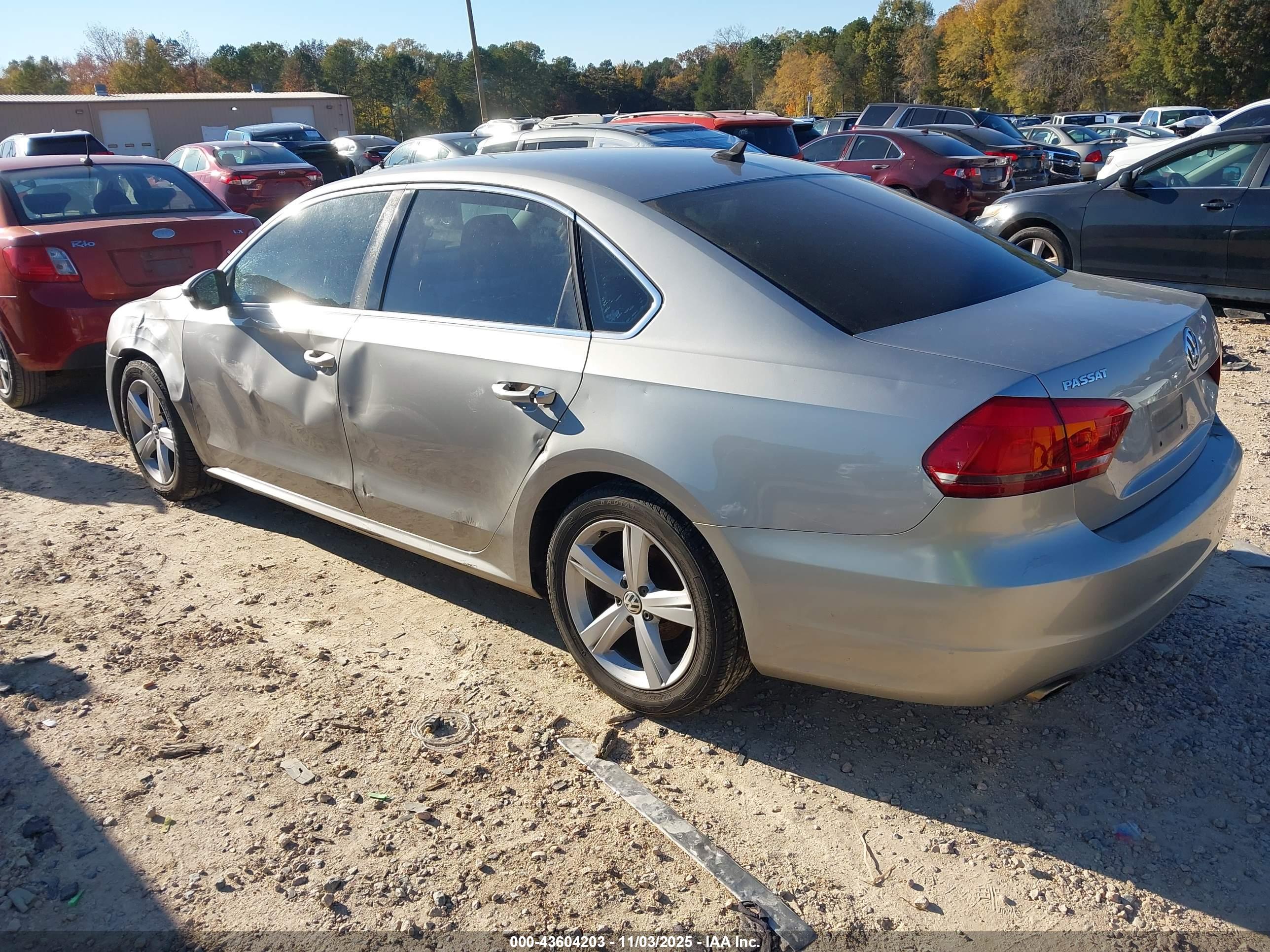 VOLKSWAGEN PASSAT image 3