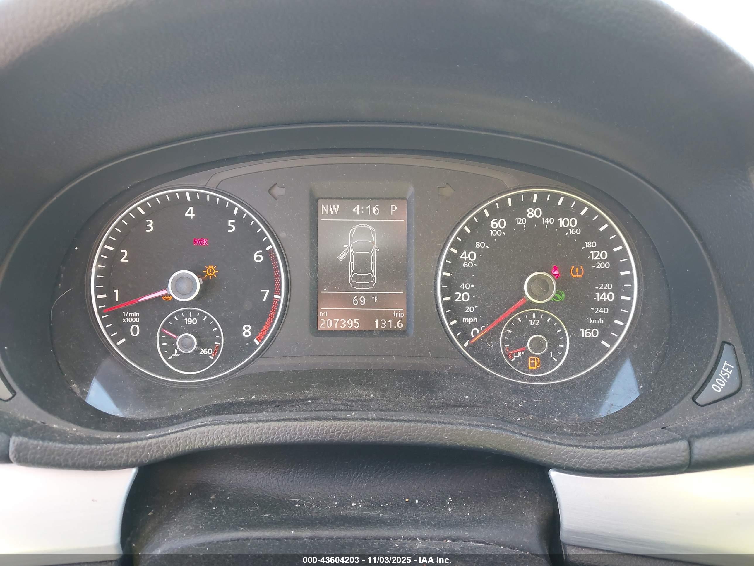 VOLKSWAGEN PASSAT image 7