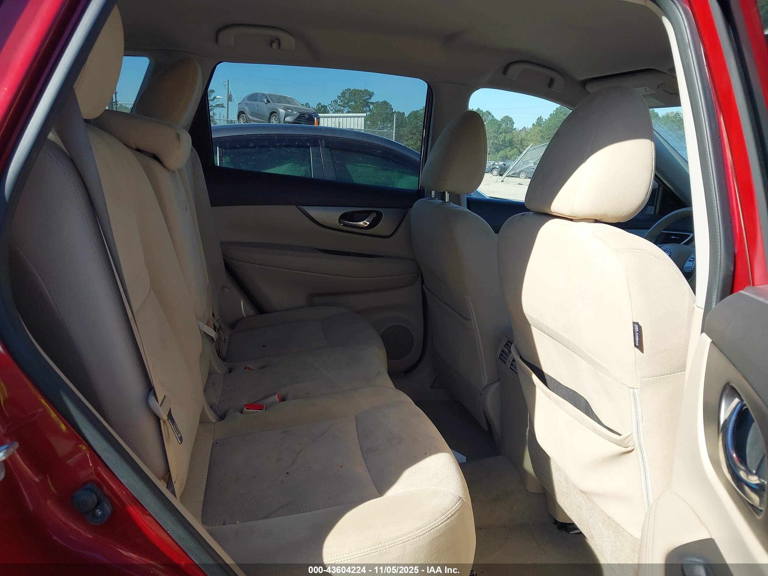 NISSAN ROGUE image 8