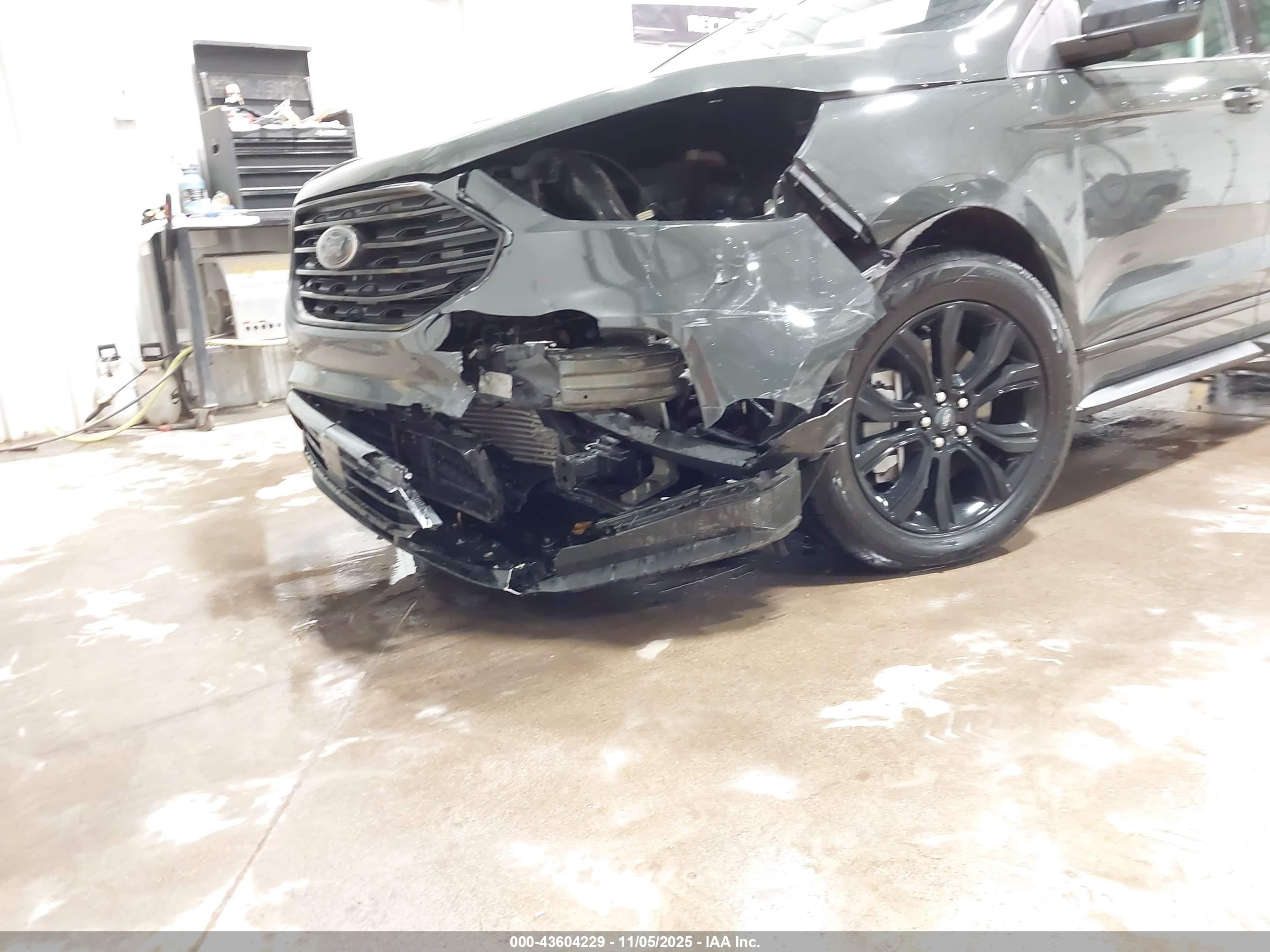 FORD EDGE image 6