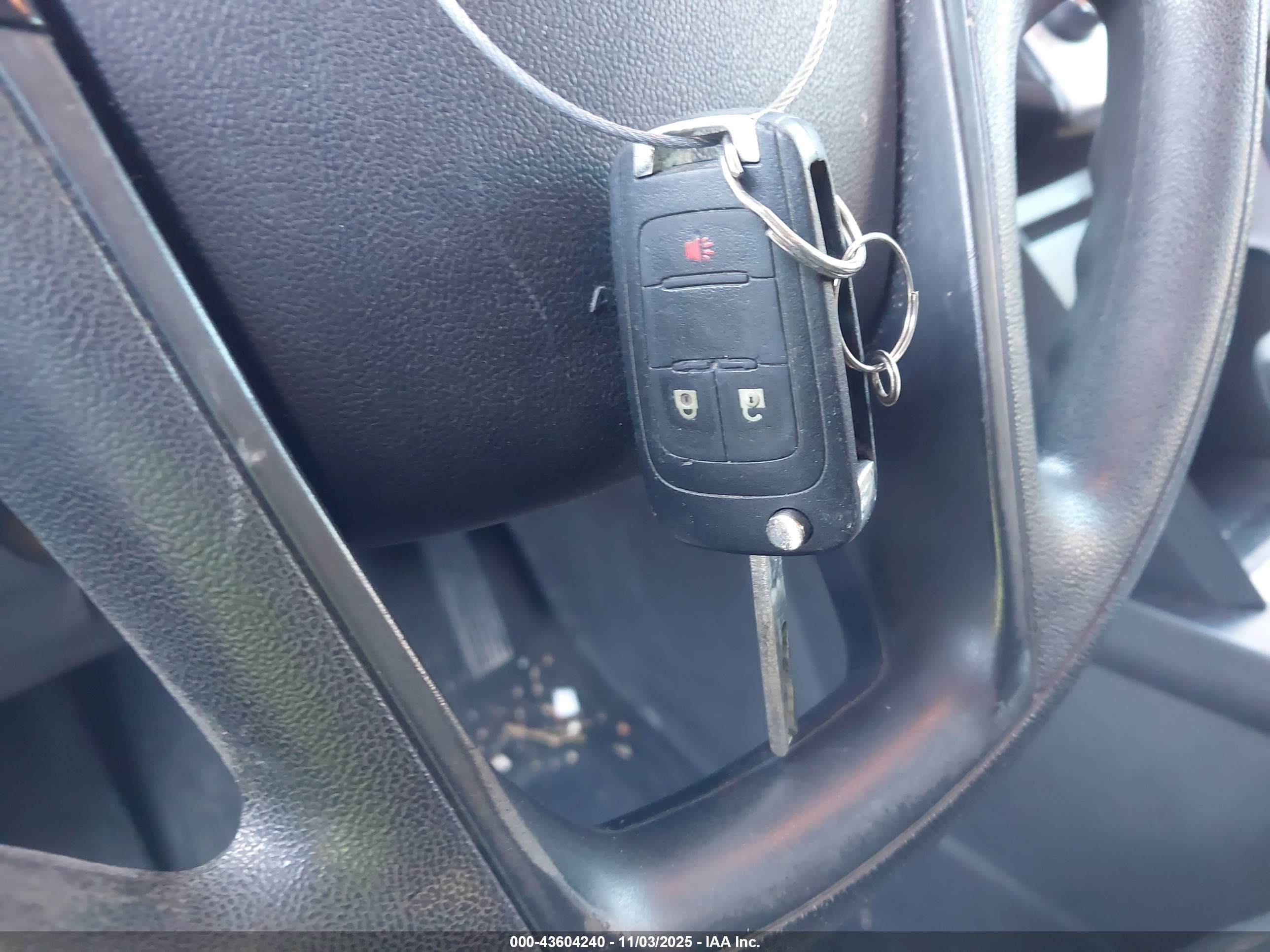 CHEVROLET EQUINOX image 11