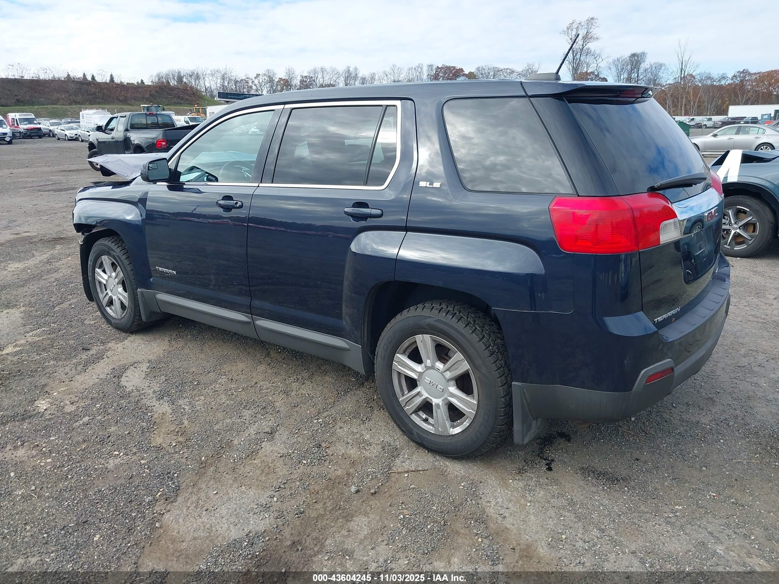 GMC TERRAIN image 3