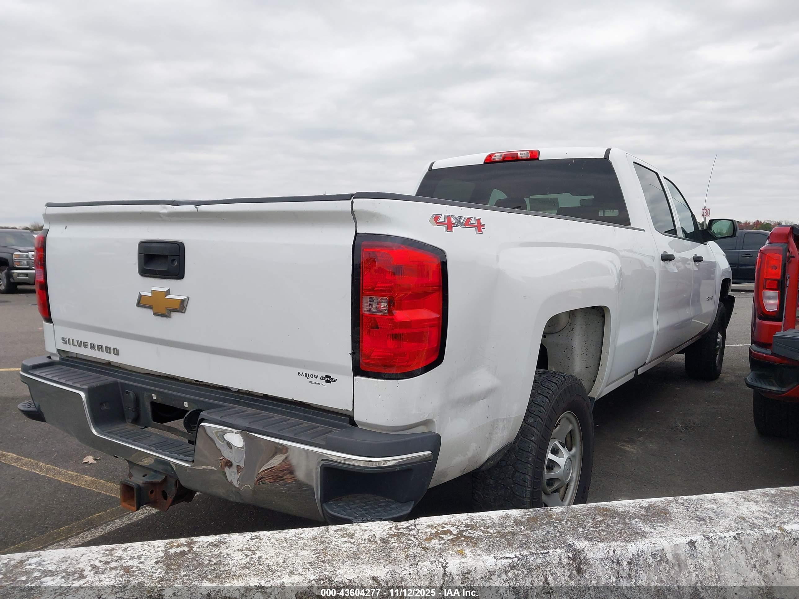 CHEVROLET SILVERADO image 4