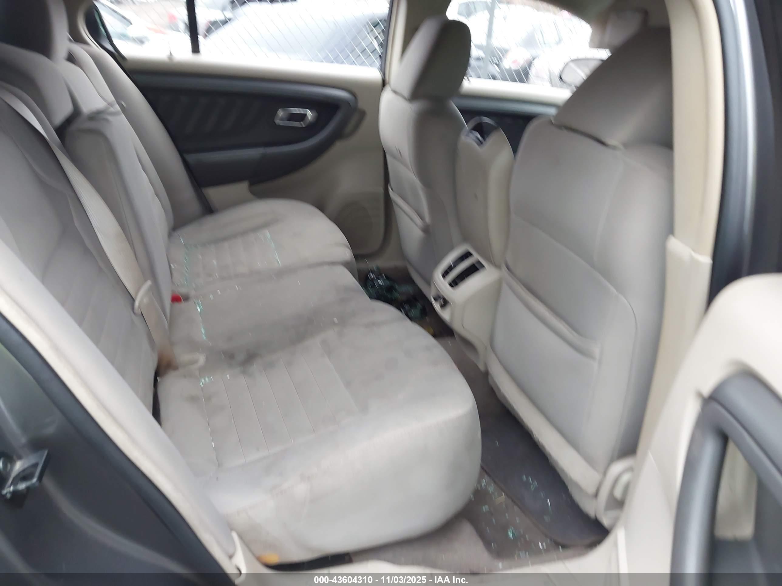 FORD TAURUS image 8