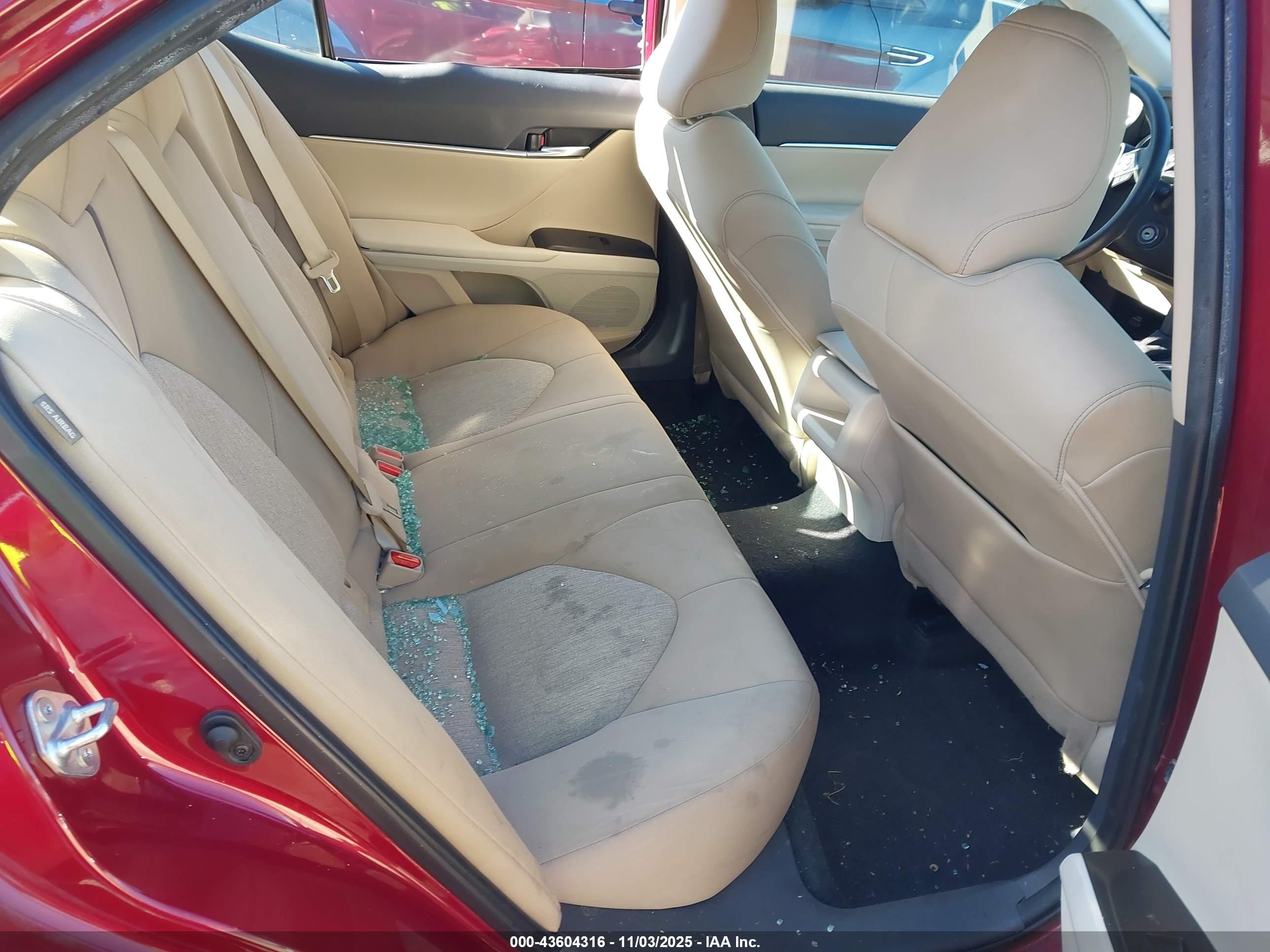 TOYOTA CAMRY image 8
