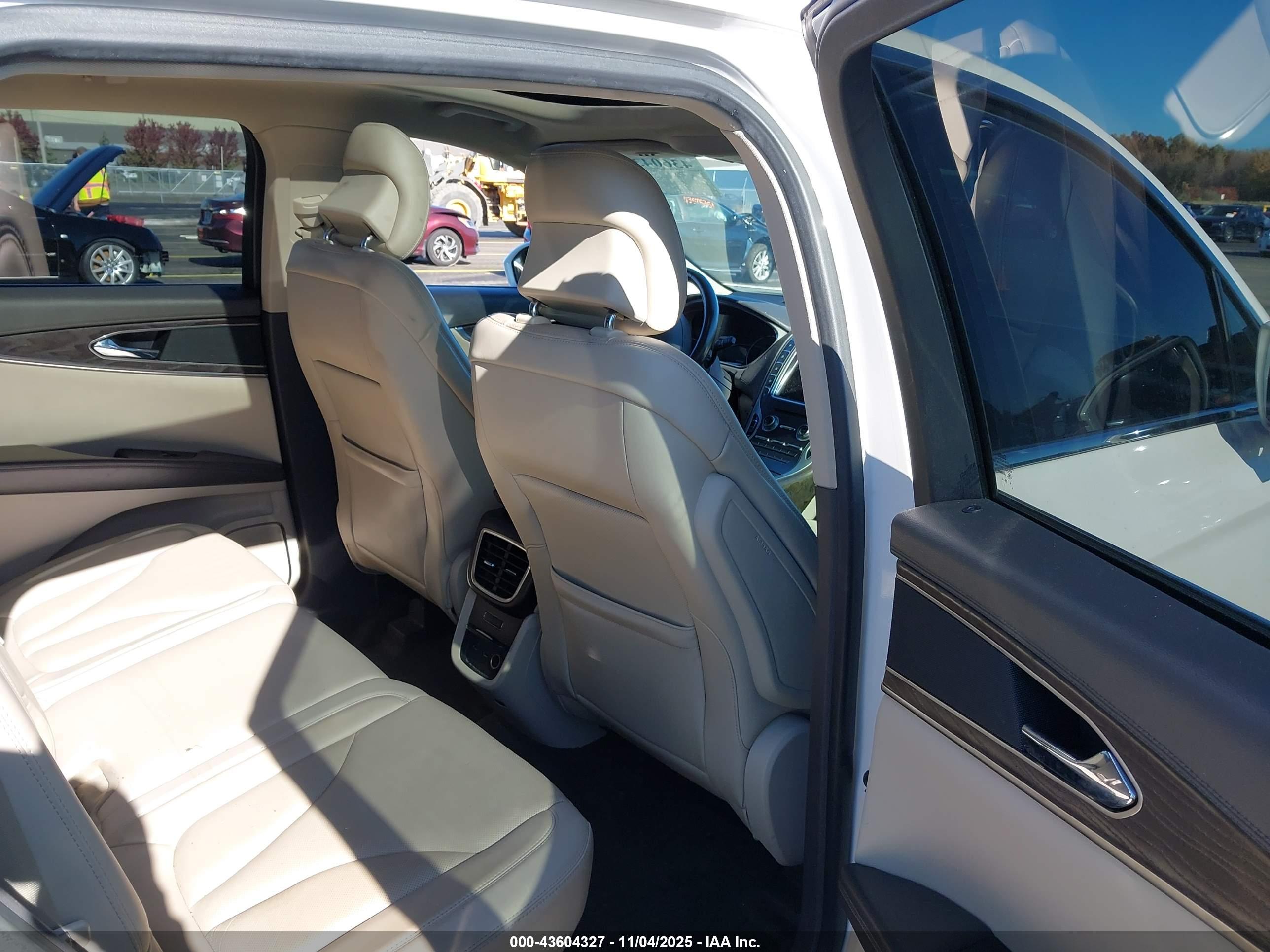 LINCOLN MKX image 8
