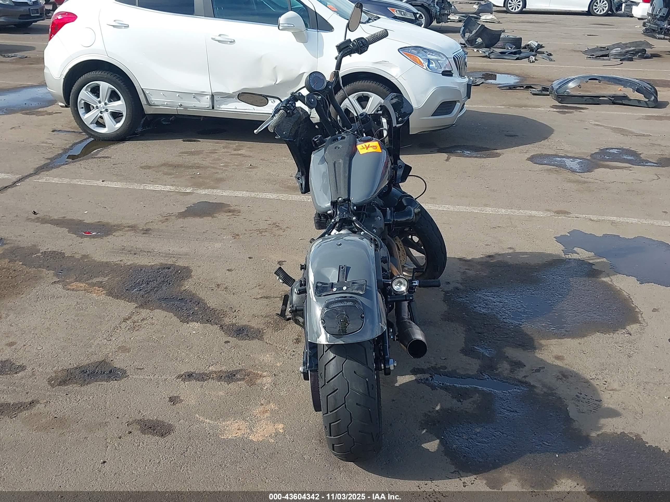 HARLEY-DAVIDSON FXLRS image 6