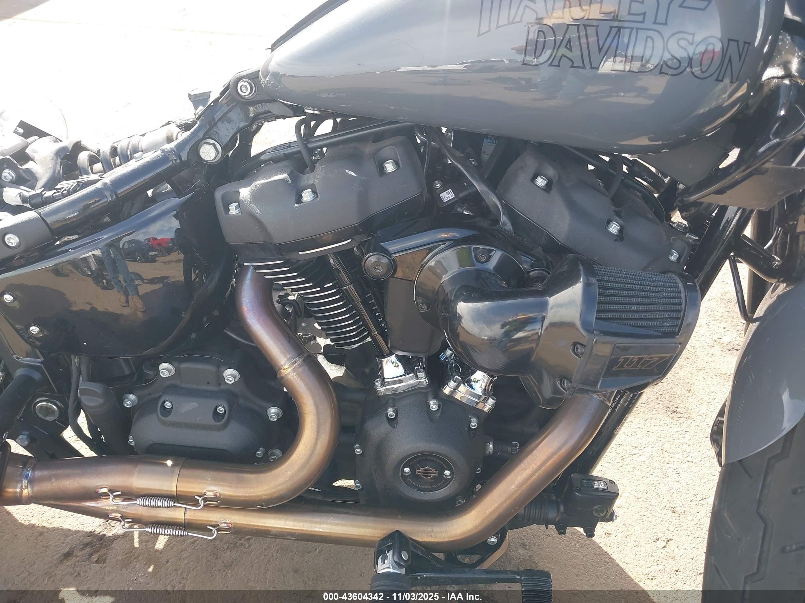 HARLEY-DAVIDSON FXLRS image 8
