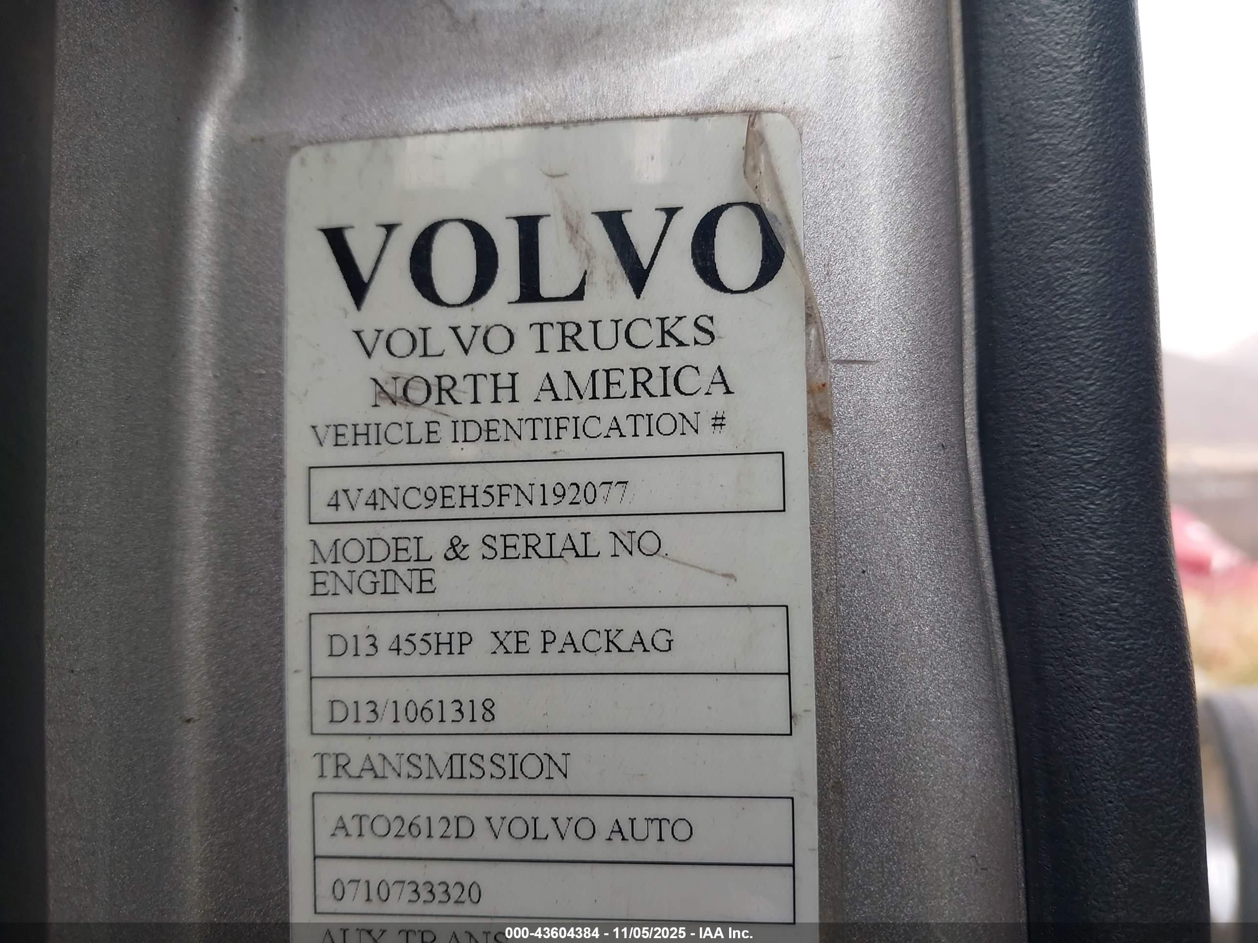 VOLVO VN image 9