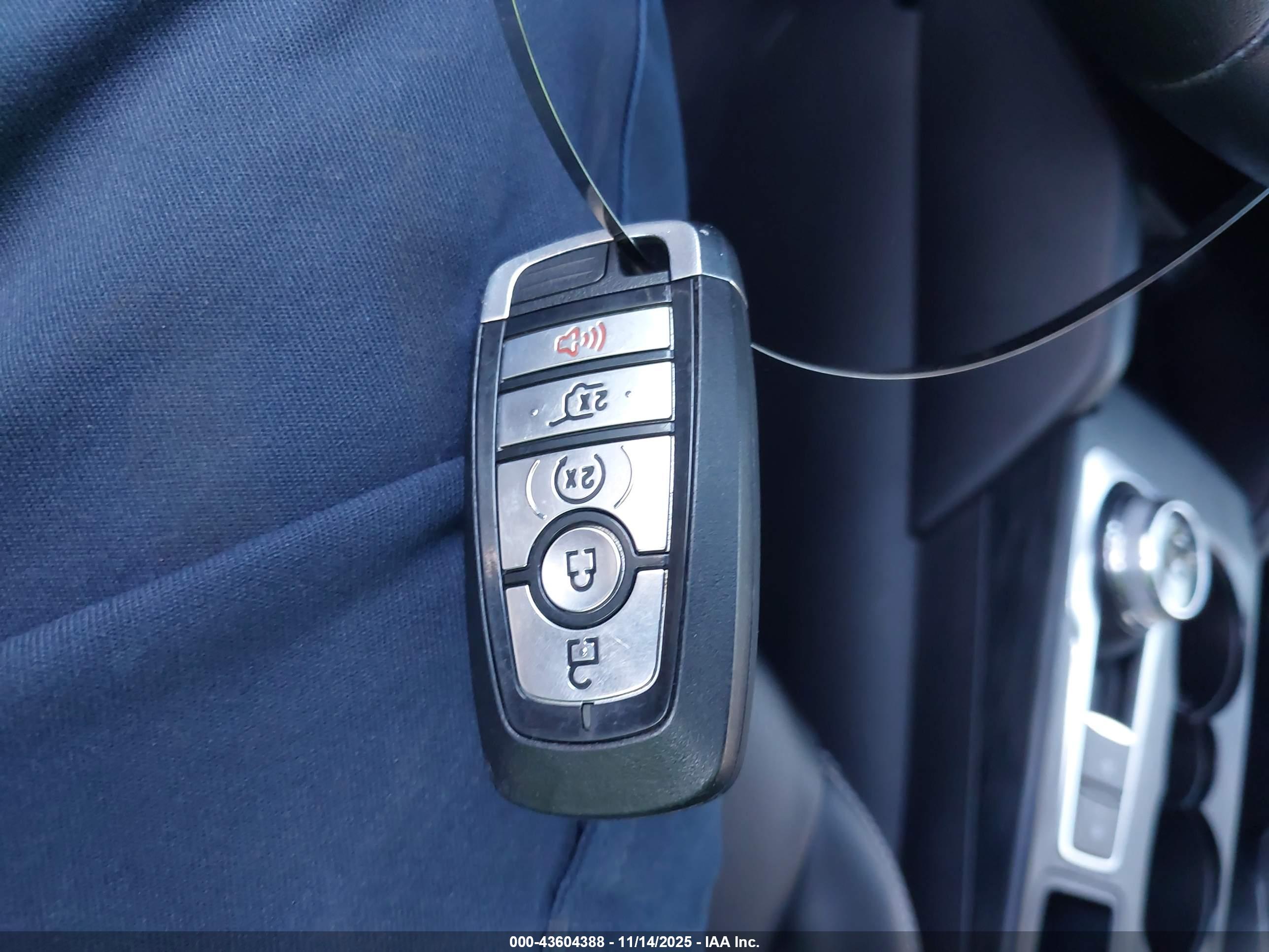FORD ESCAPE image 11
