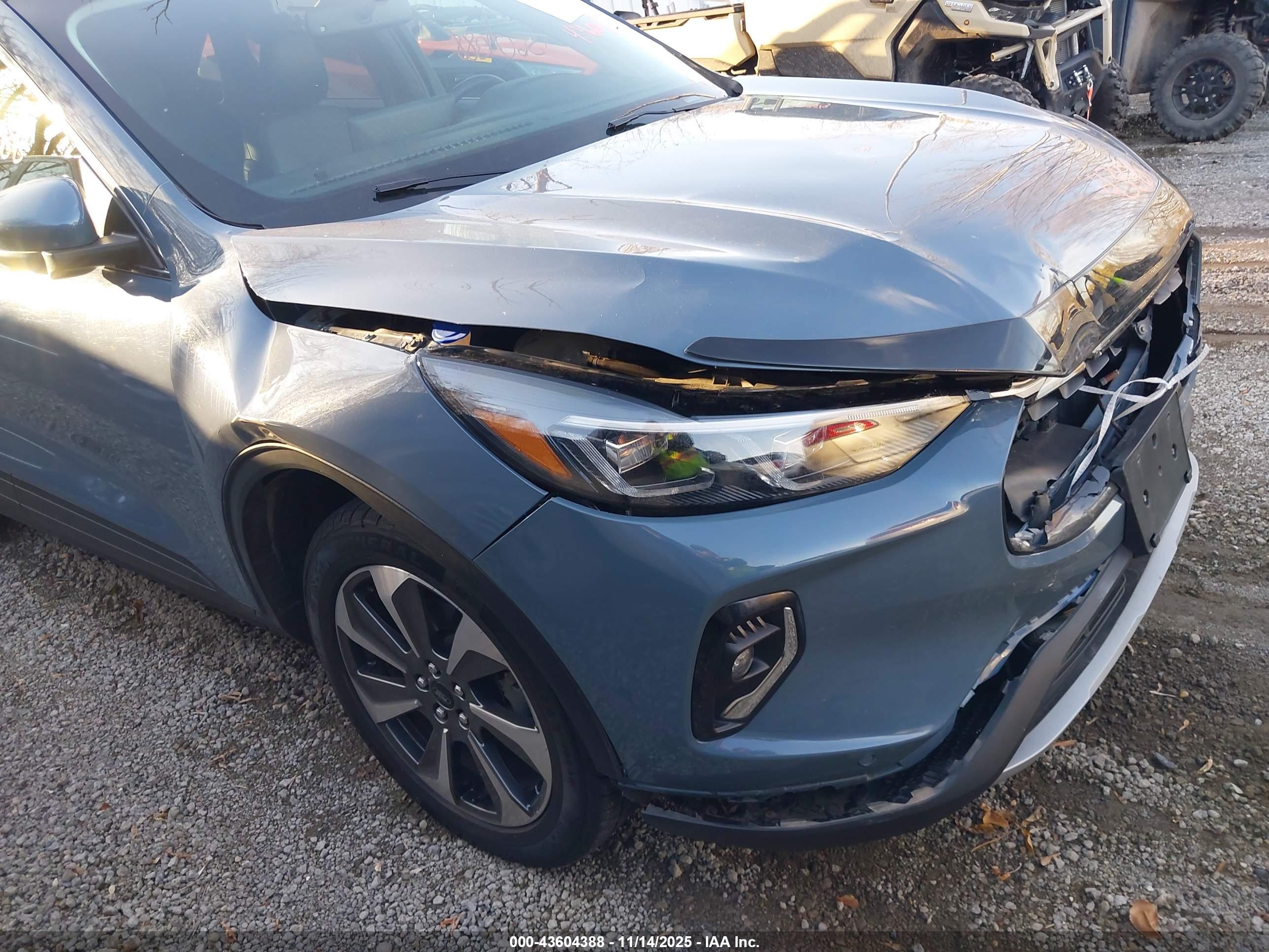 FORD ESCAPE image 6