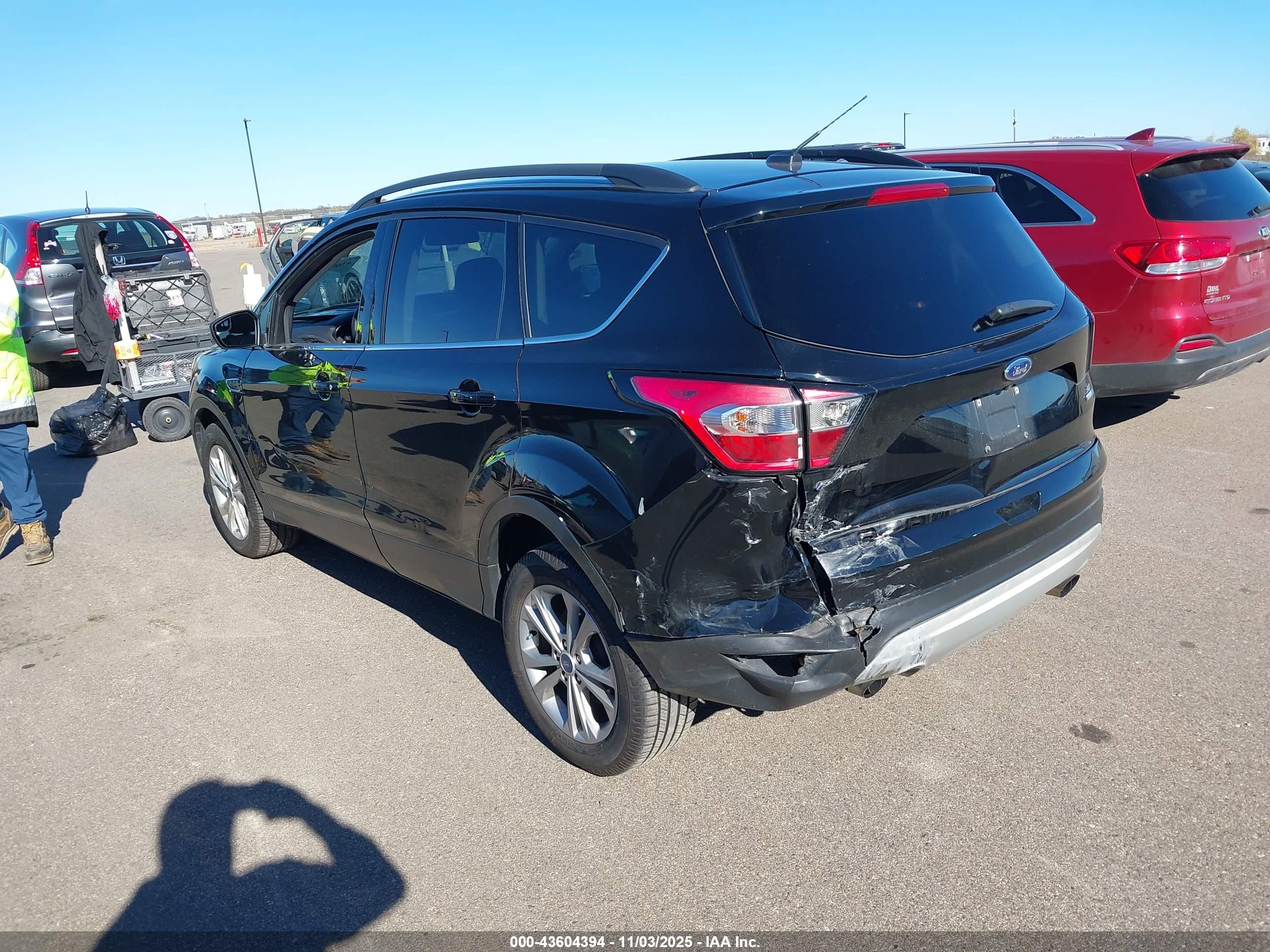 FORD ESCAPE image 3