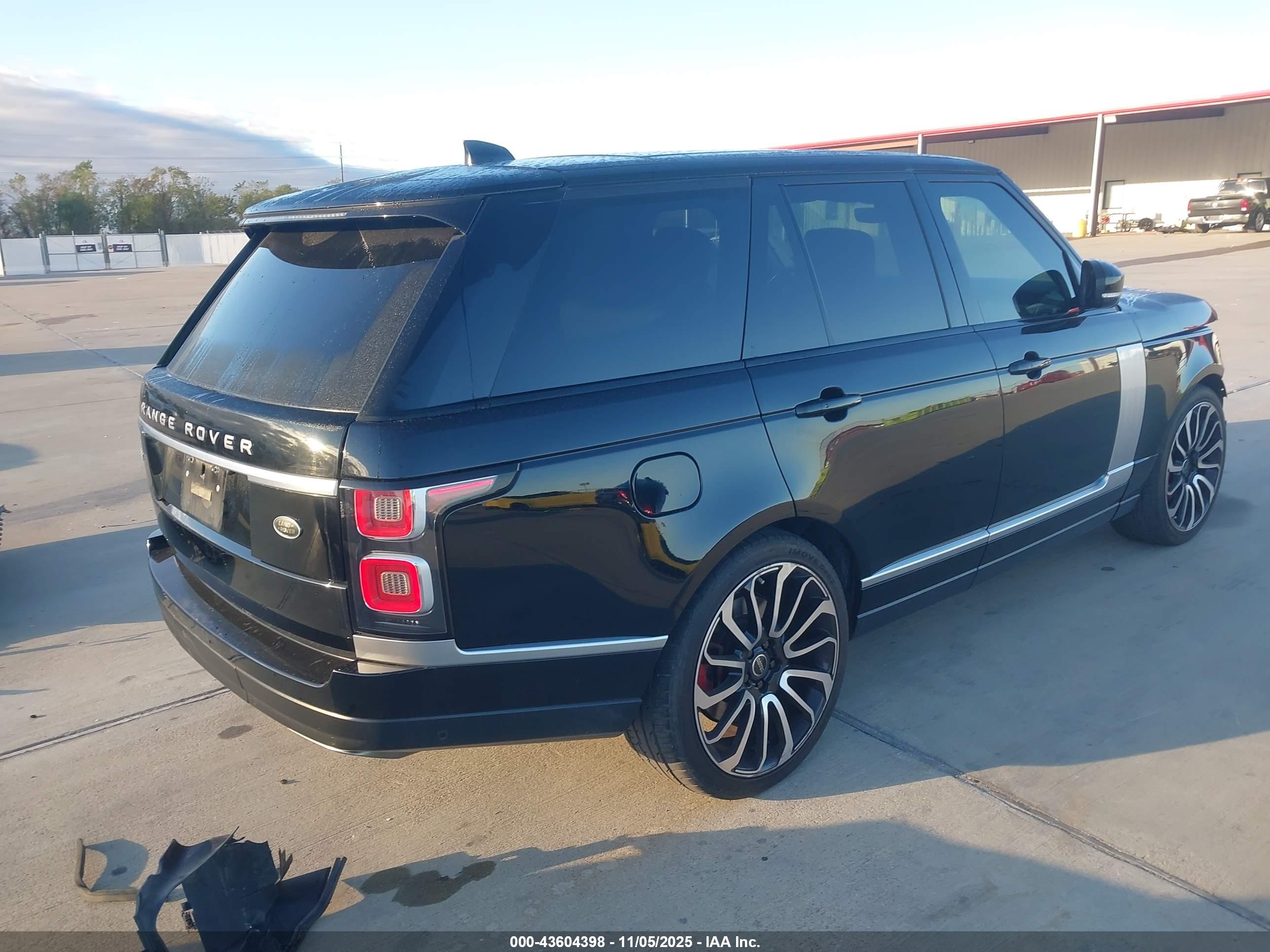 LAND ROVER image 4