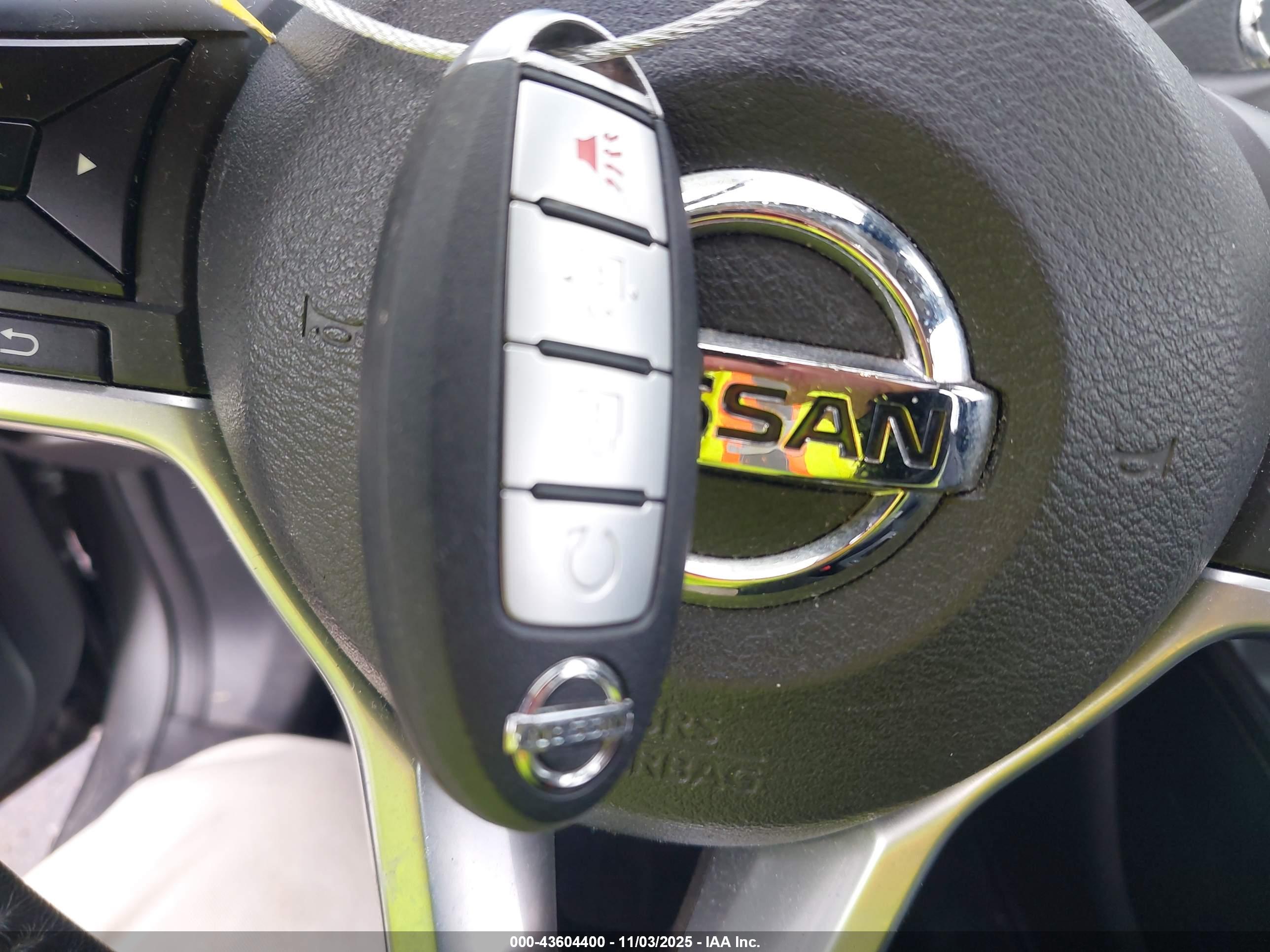 NISSAN ROGUE image 11